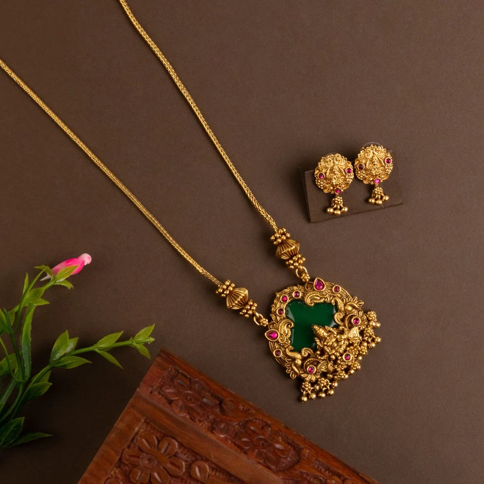 Gold-TonedLakshmi Pendant Necklace 009