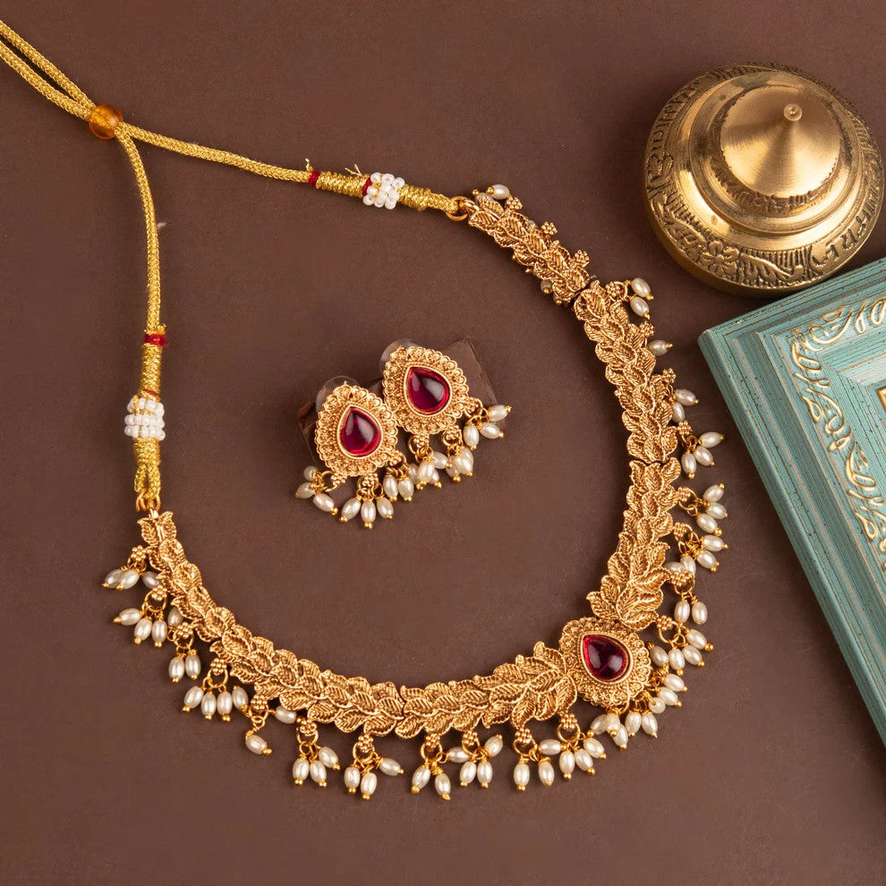 Gold-Toned Tear-Drop Floral Pearl Necklace 179