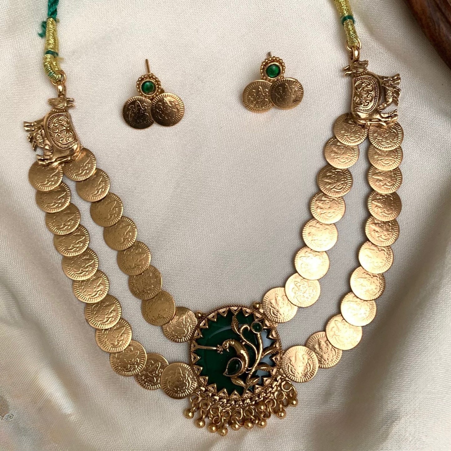 Gold-Toned Floral Pendant Kaasu Lakshmi Choker Necklace 965