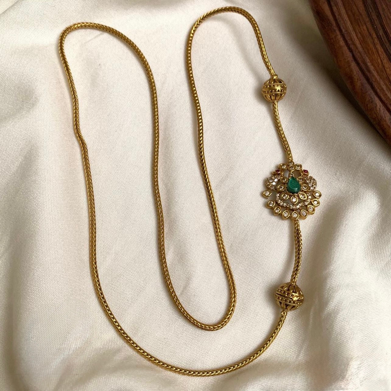 Gold-Toned Mugappu Chain Long Necklace 033