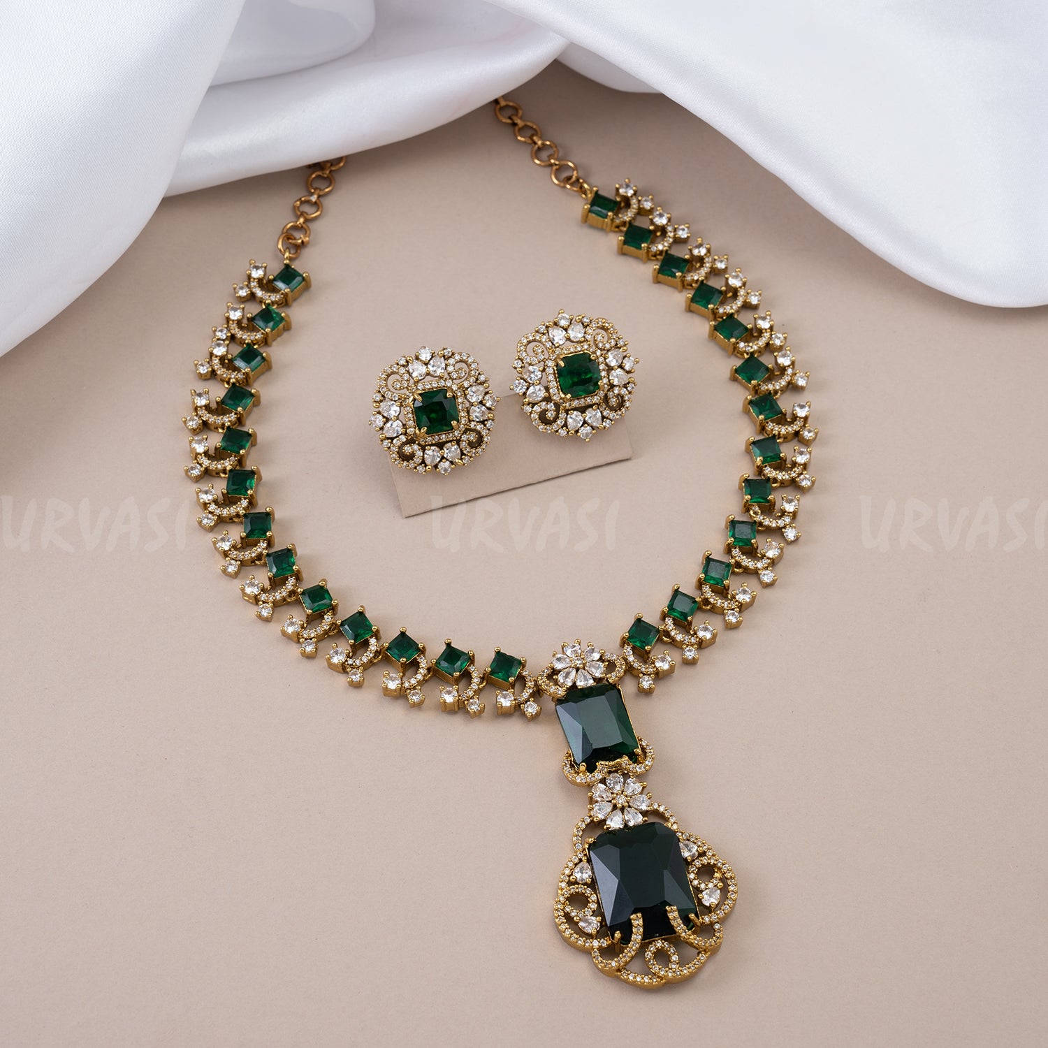 Necklace 247 – URVASI LADIES NOVELTIES