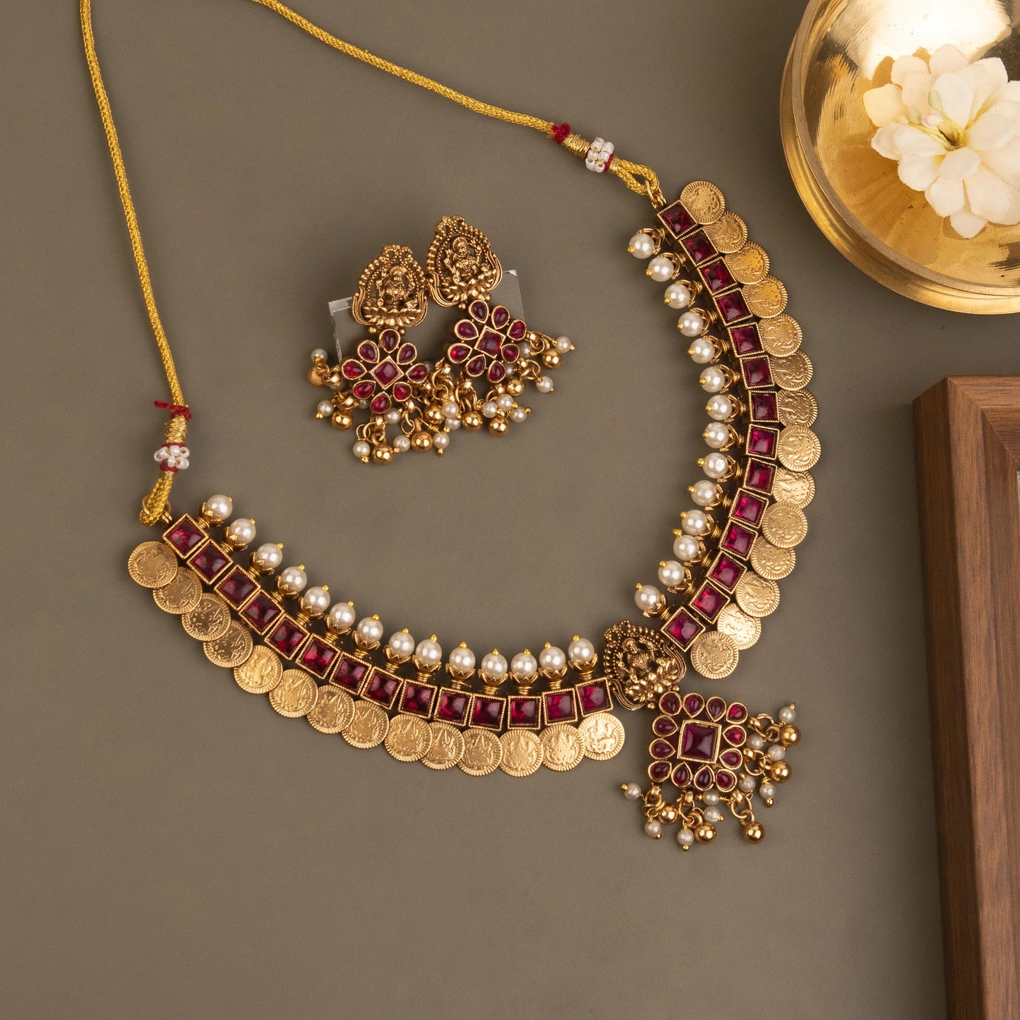 Gold-Toned Lakshmi Kaasu Pearl Choker Necklace 1358
