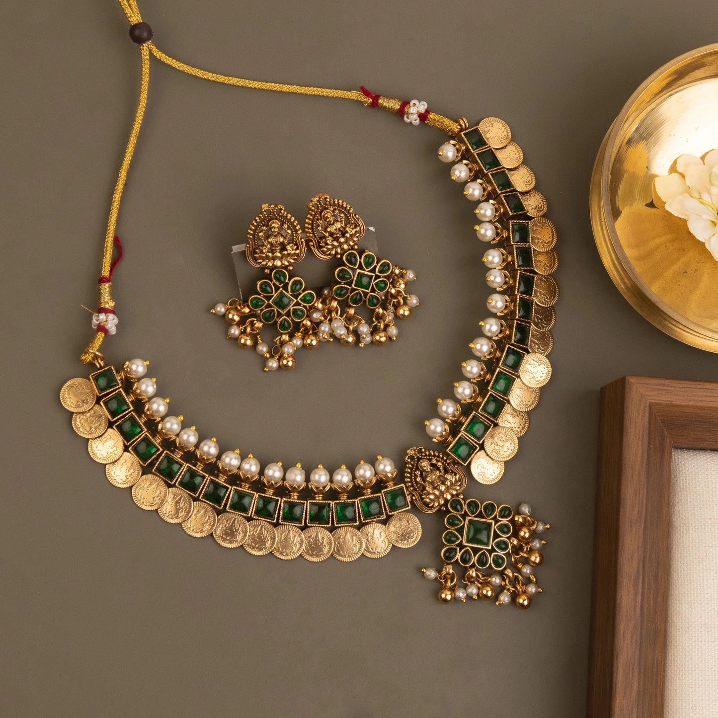 Gold-Toned Lakshmi Kaasu Pearl Choker Necklace 1358