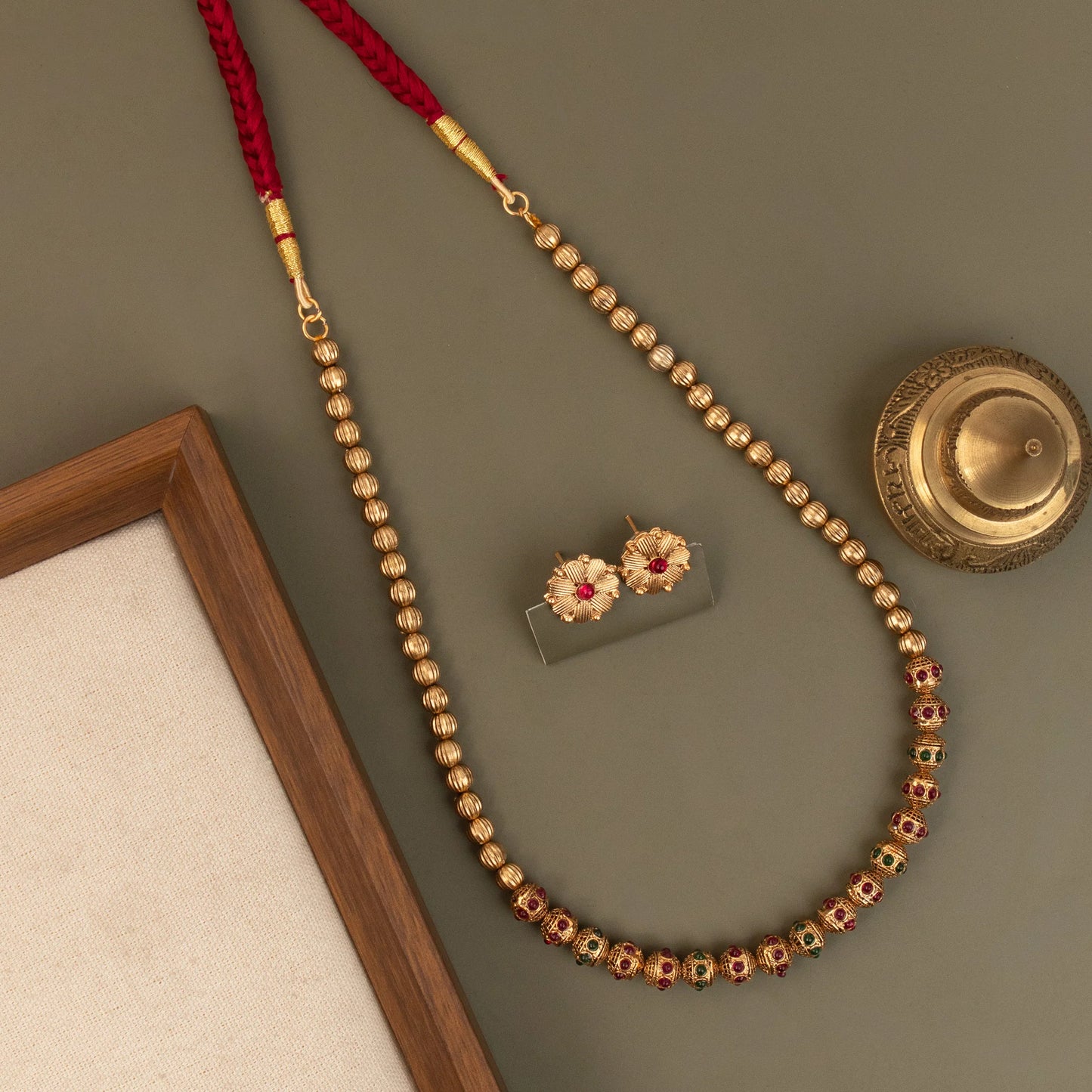 Gold-Toned Beaded Designed Necklace 1718