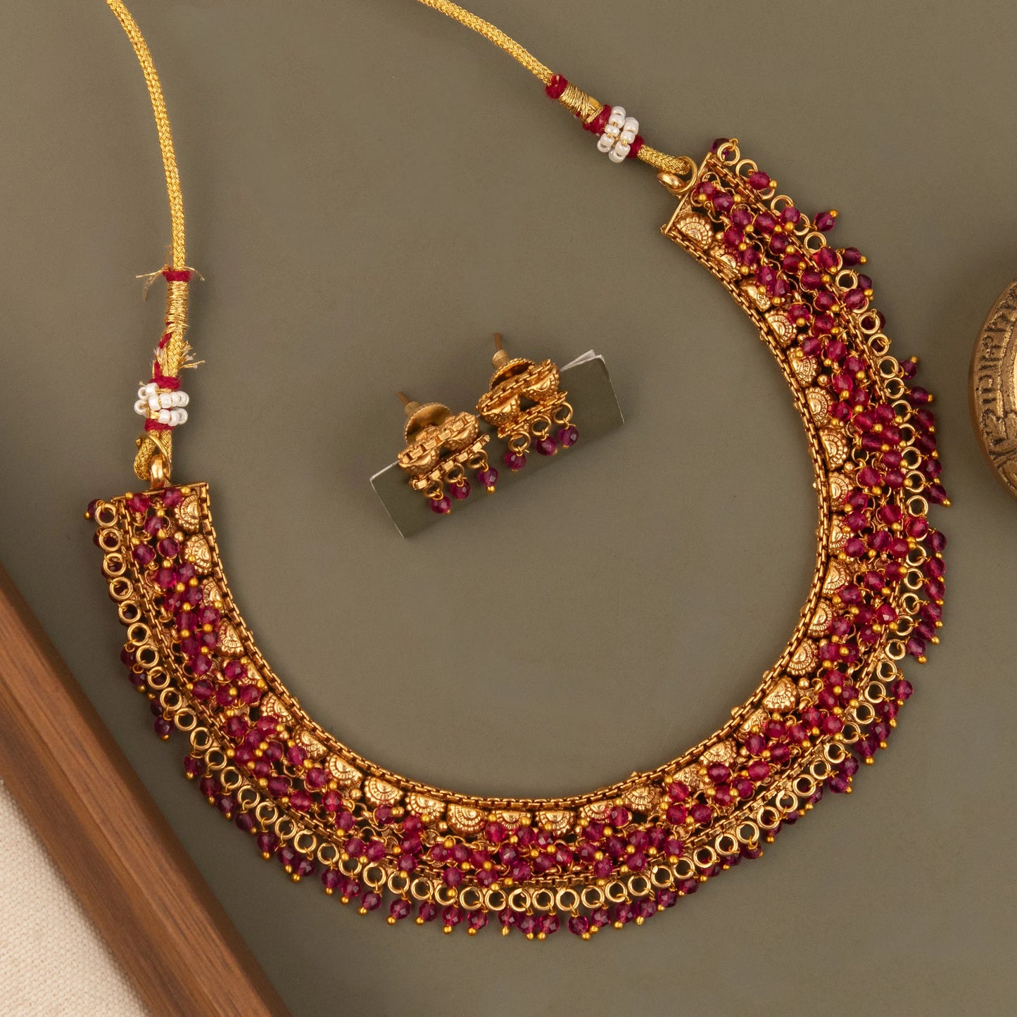 Gold-Toned Traditional Beaded Choker Necklace 1730