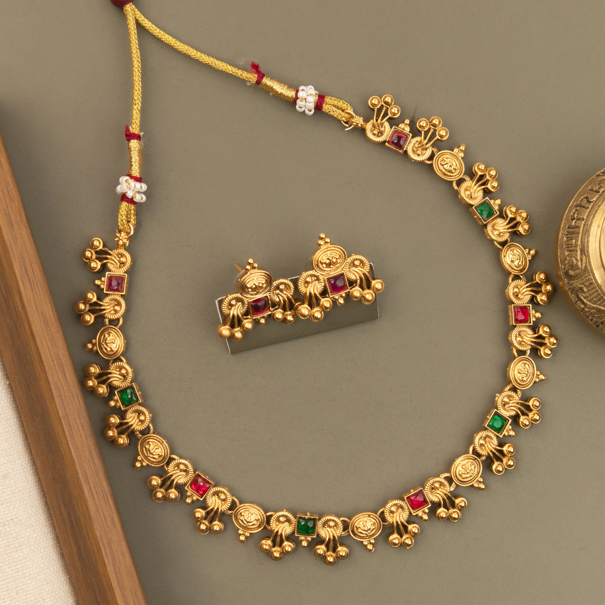 Gold-Toned Traditional Choker Necklace 1795