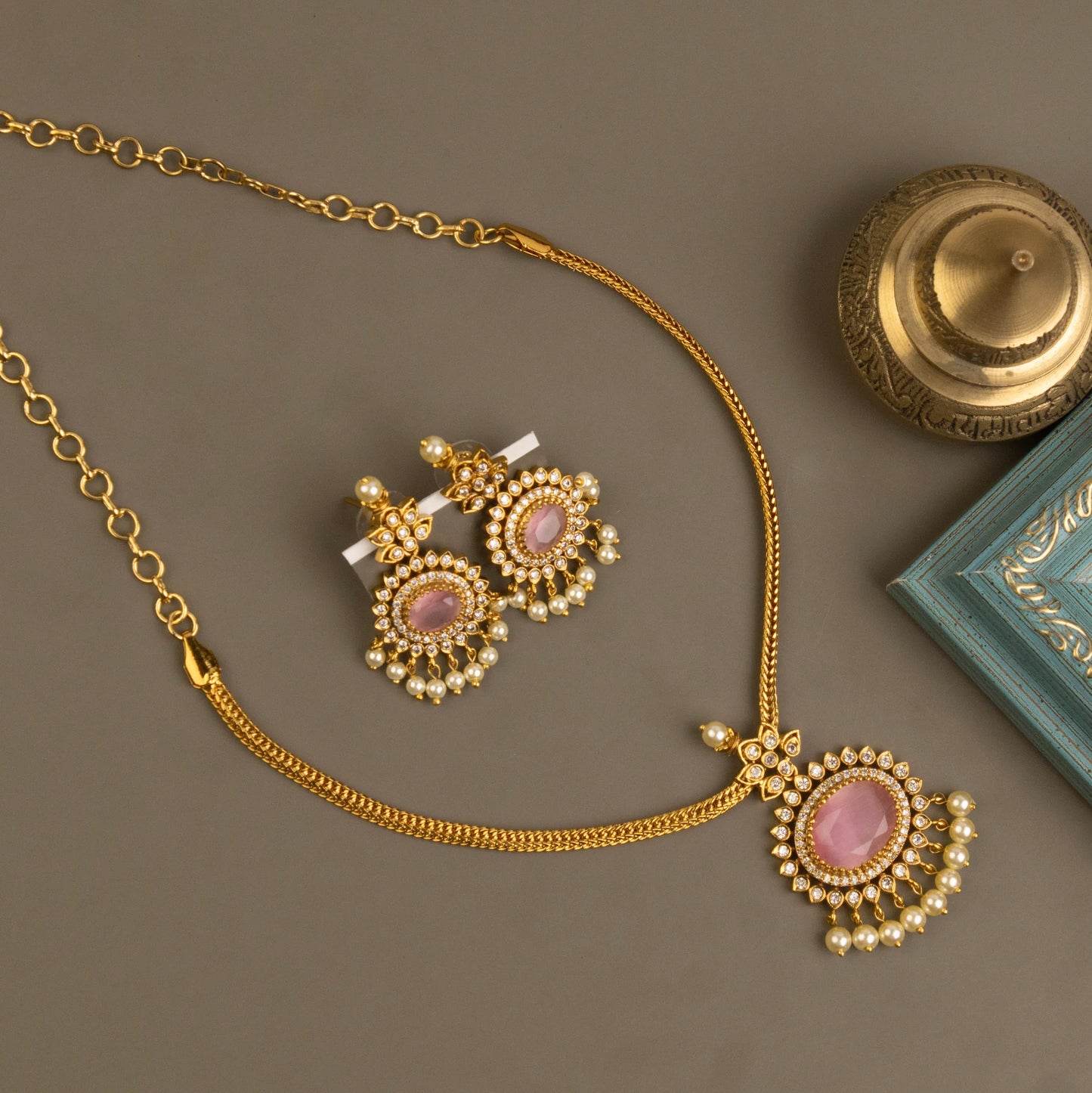 Gold-Polish Tear-Drop Designed Floral Necklace 1273