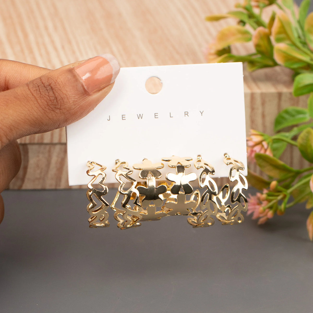 Gold-Polish Filigree hoop Earring ER 1257