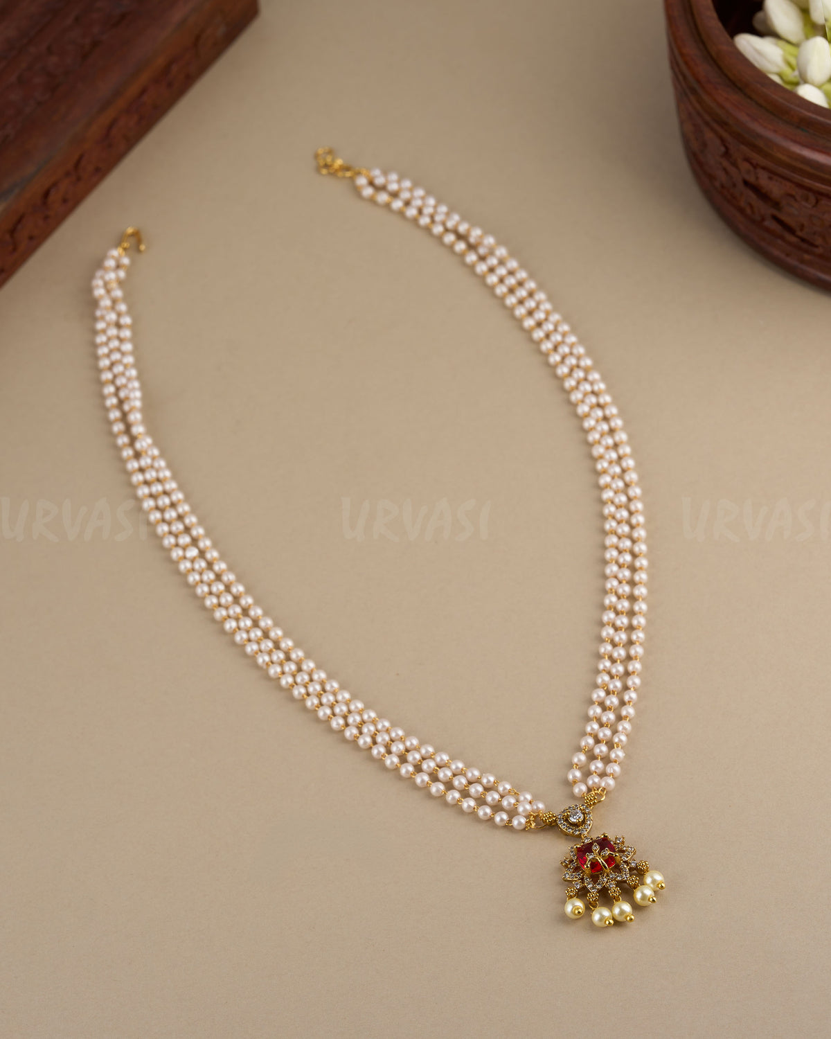 Gold-Toned Floral Pearl Designed Floral Pendant Ma 090