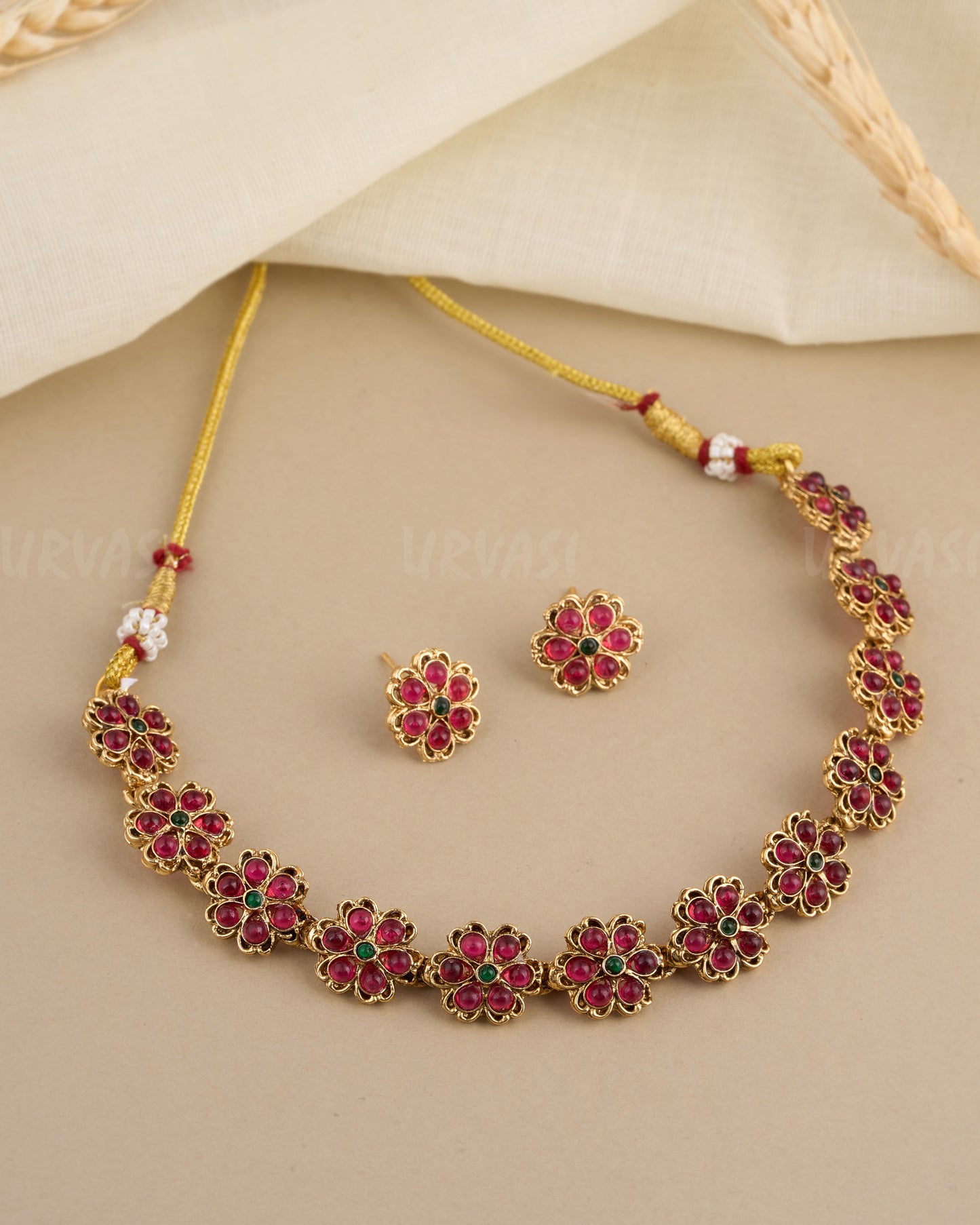 Gold-Toned Floral Choker Necklace 029