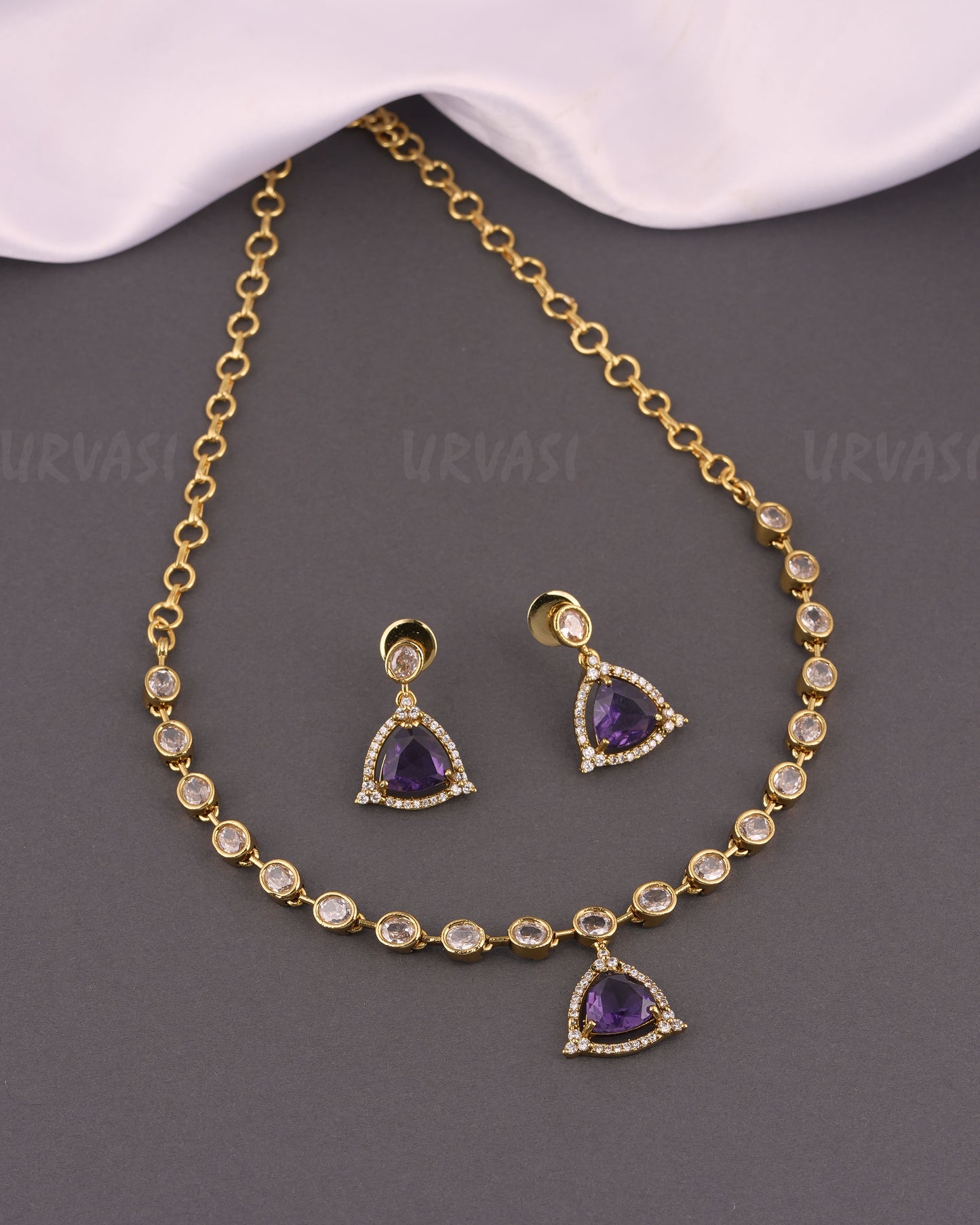 Mehendi Polish Stone-Studded Necklace 254