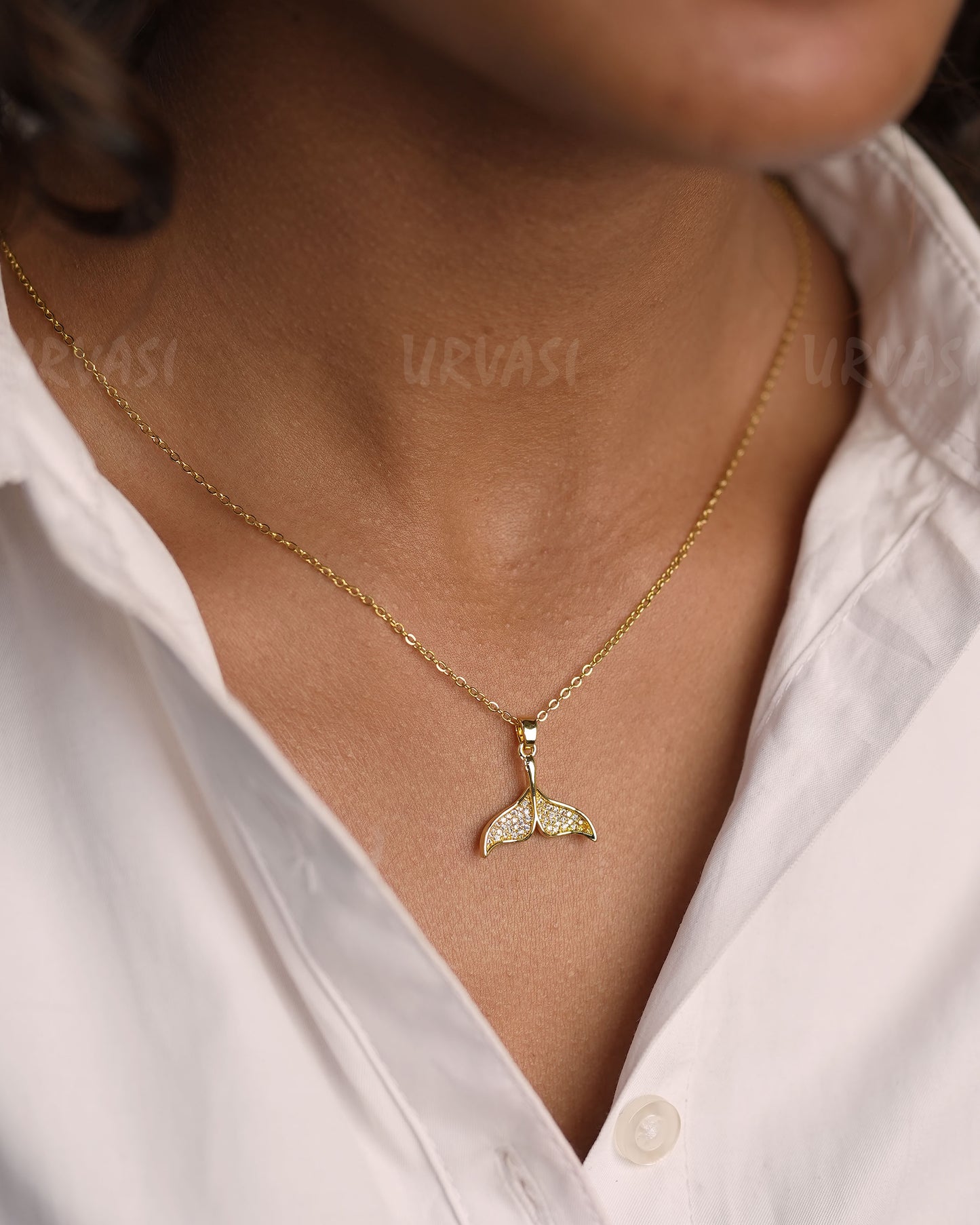 Gold-Toned Fish Tail Pendant Simple Chain SC 117