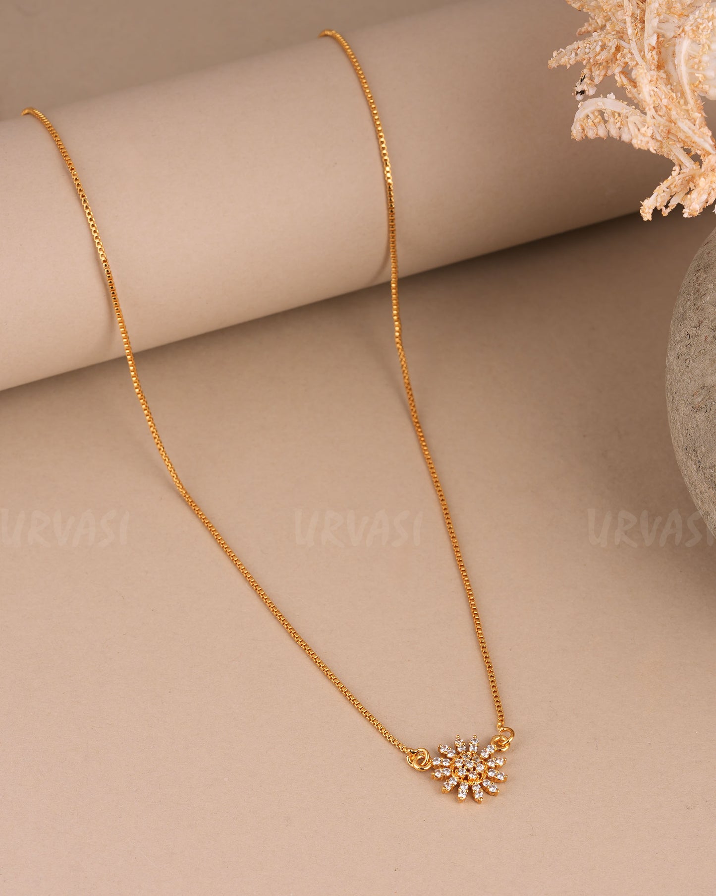 Gold-Toned Floral Pendant Mala Ma 142
