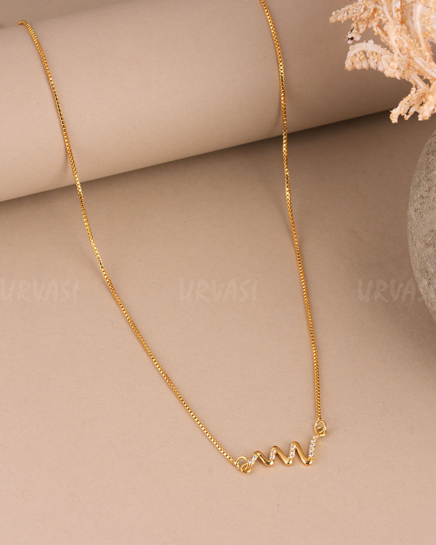 Gold-Toned Zig-Zag Designed Mala Ma 137