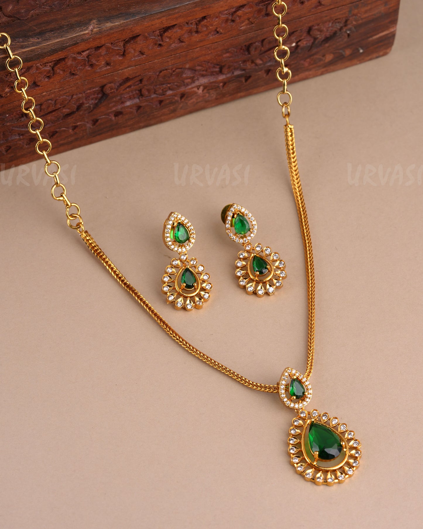 Gold-Toned Floral Tear-Drop Pendant Necklace 1475