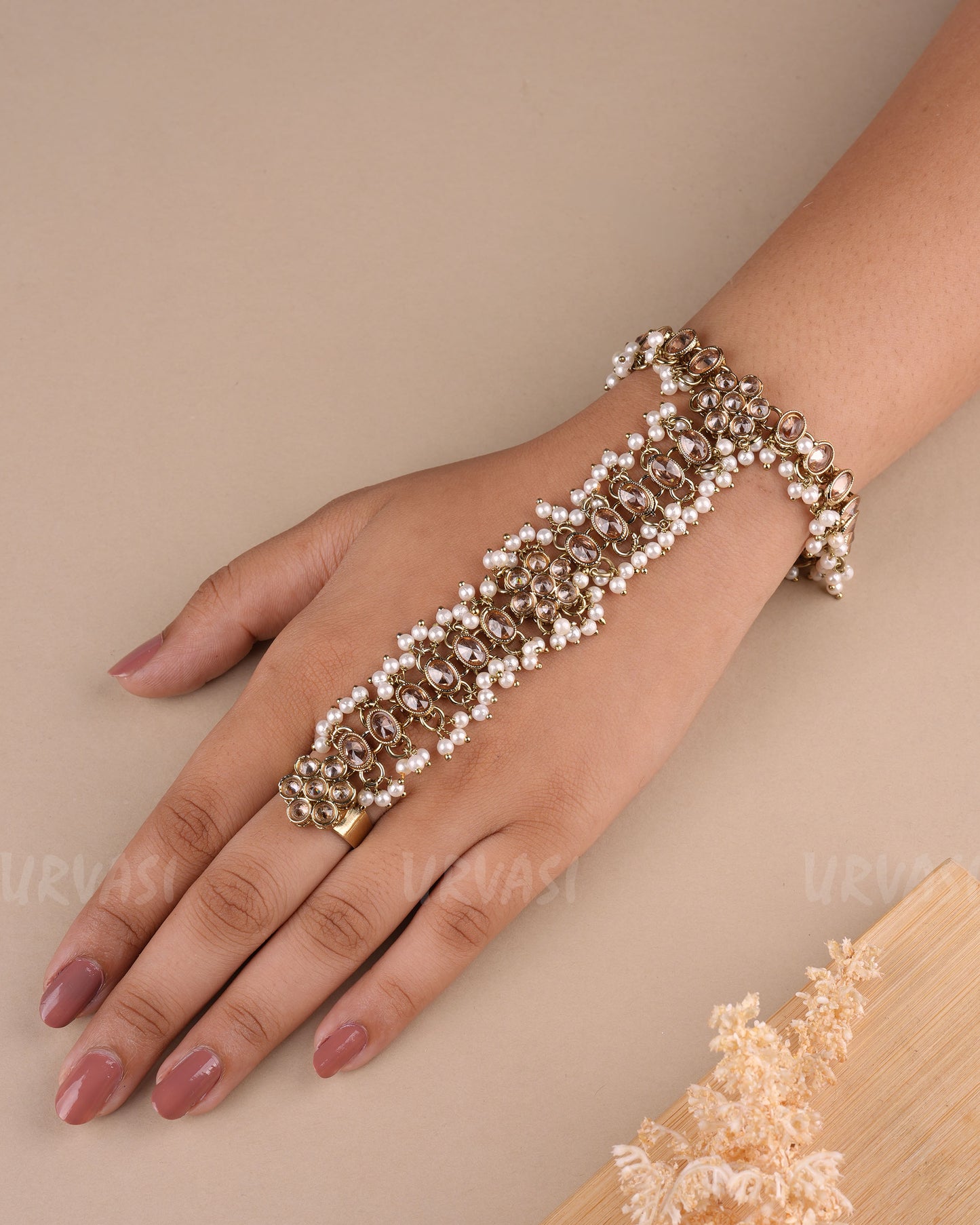 Mehendi Polish Floral Kundan Ghungroo Hath Panja PN 21