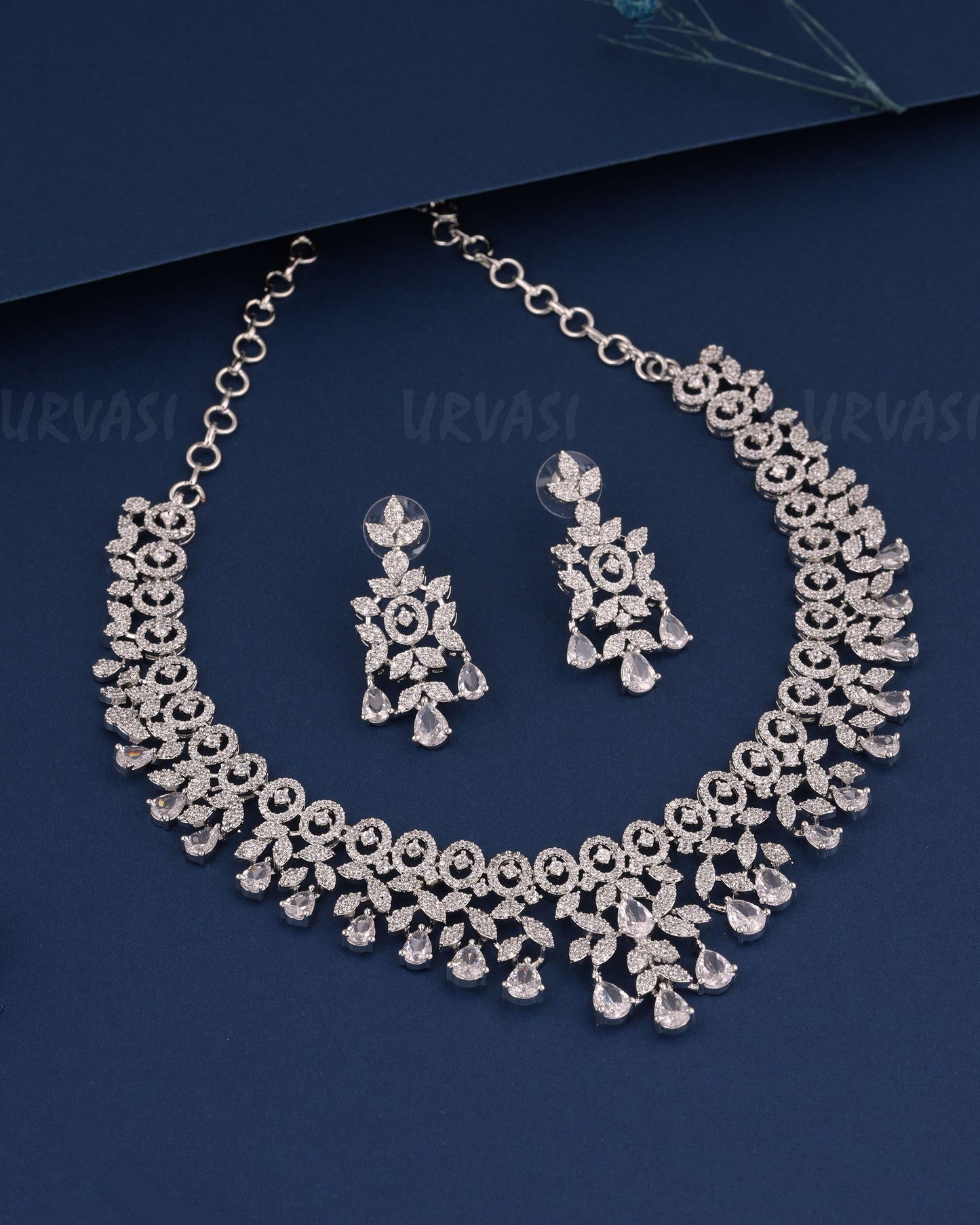 Rhodium Polish Leaf-Designed AD Necklace 520