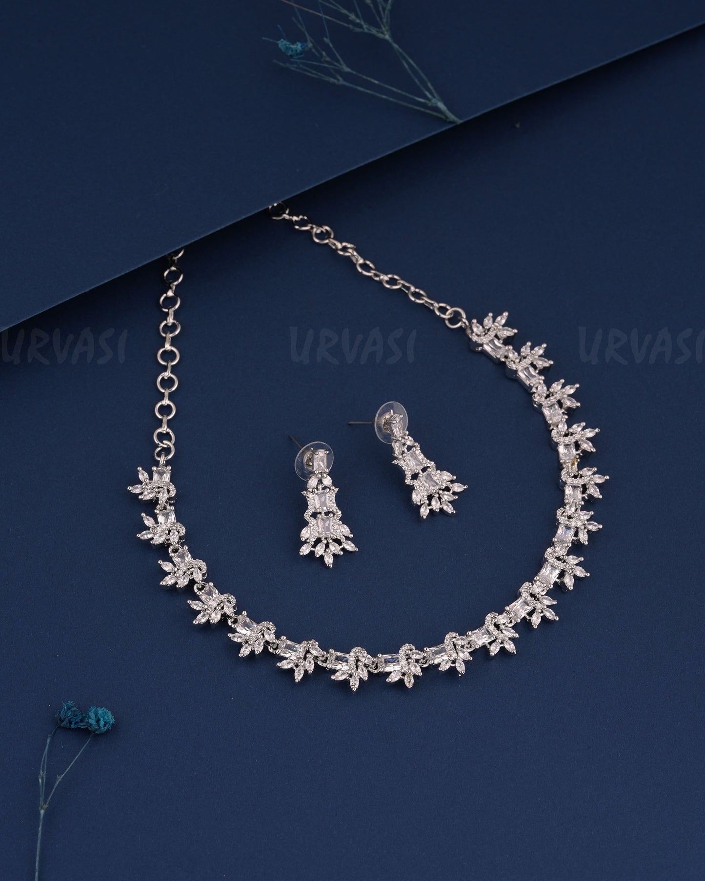 Rhodium Polish Floral Leaf-Designed Necklace 962