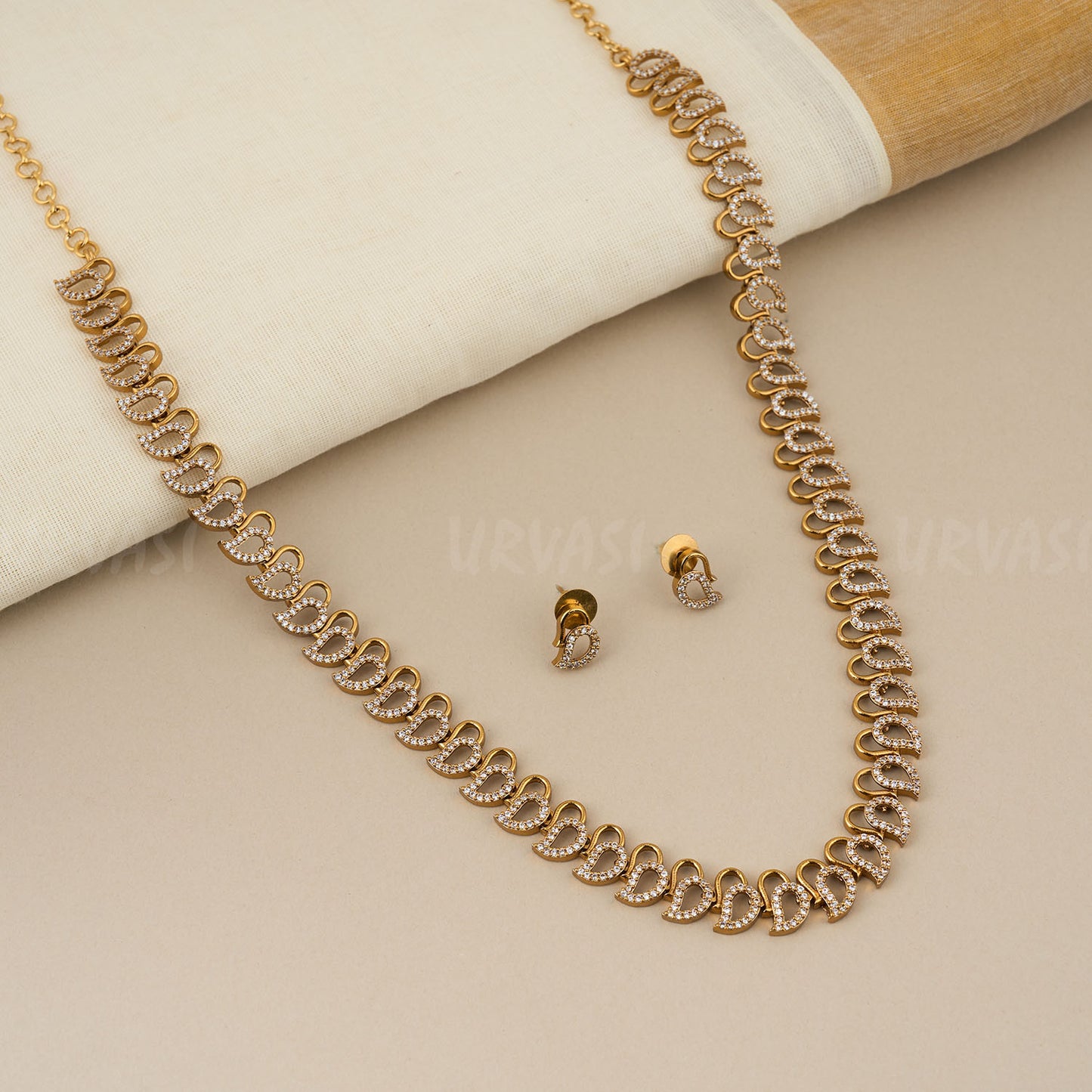 Long Mango AD Necklace 375