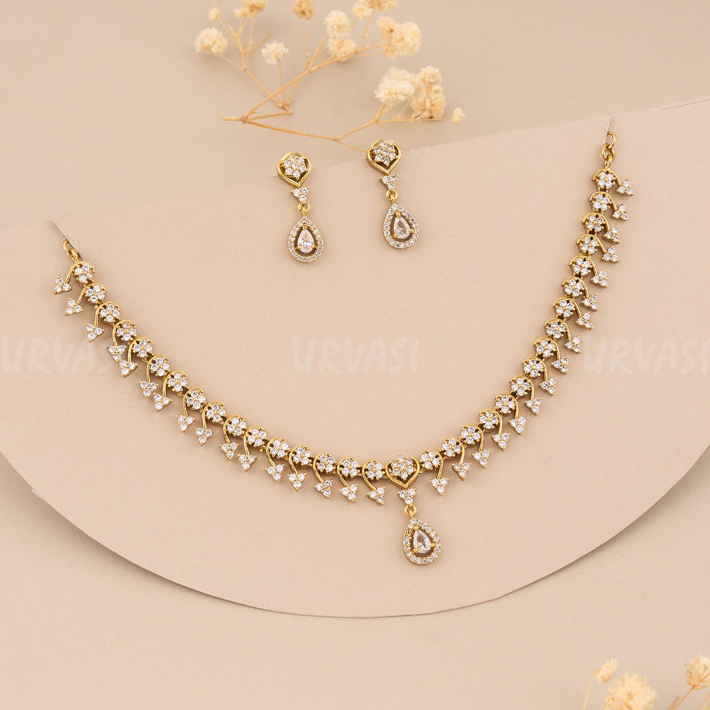 Gold-Toned Floral Raindrop Necklace 387