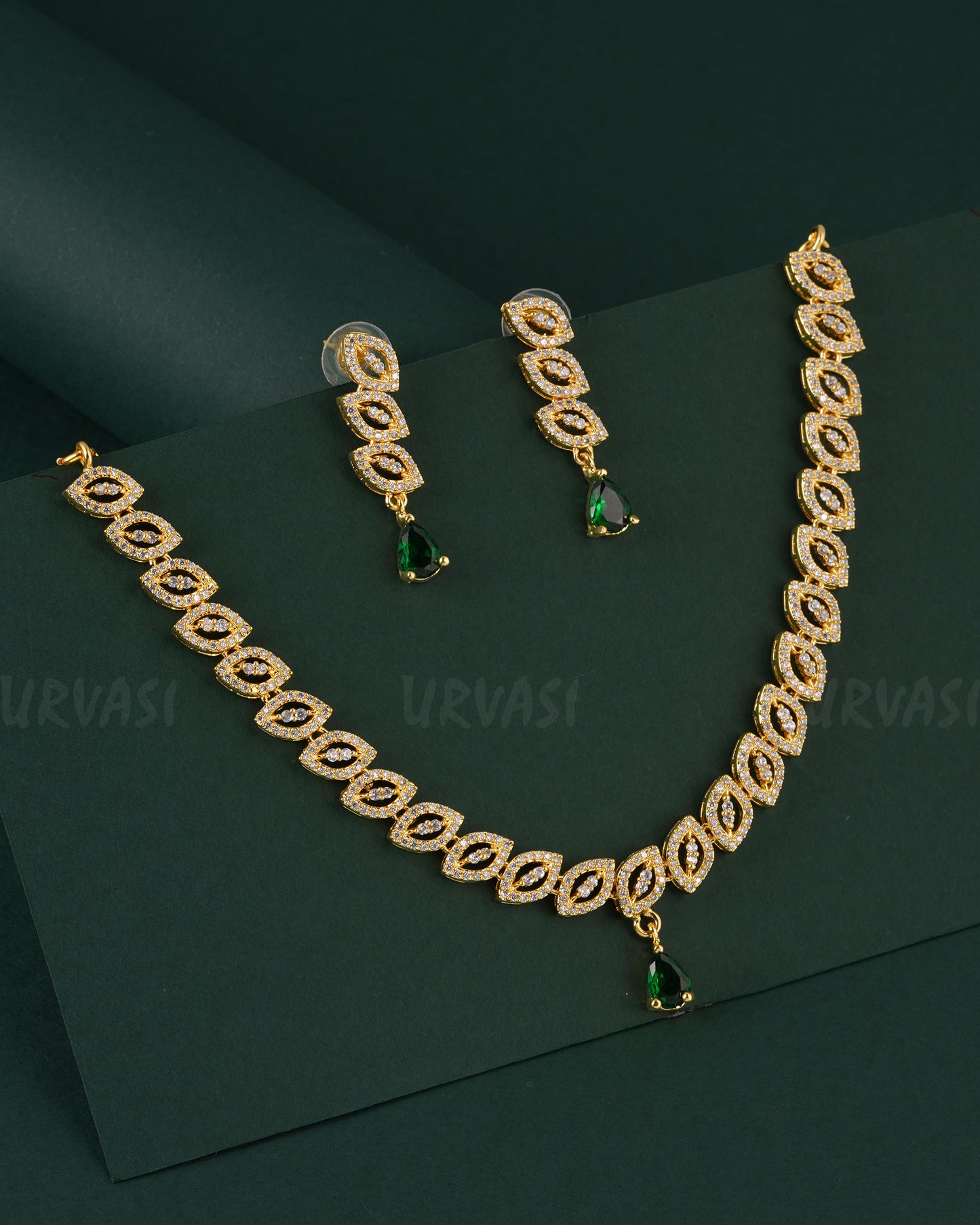 Gold-Toned Leaf Designed AD Necklace 1544