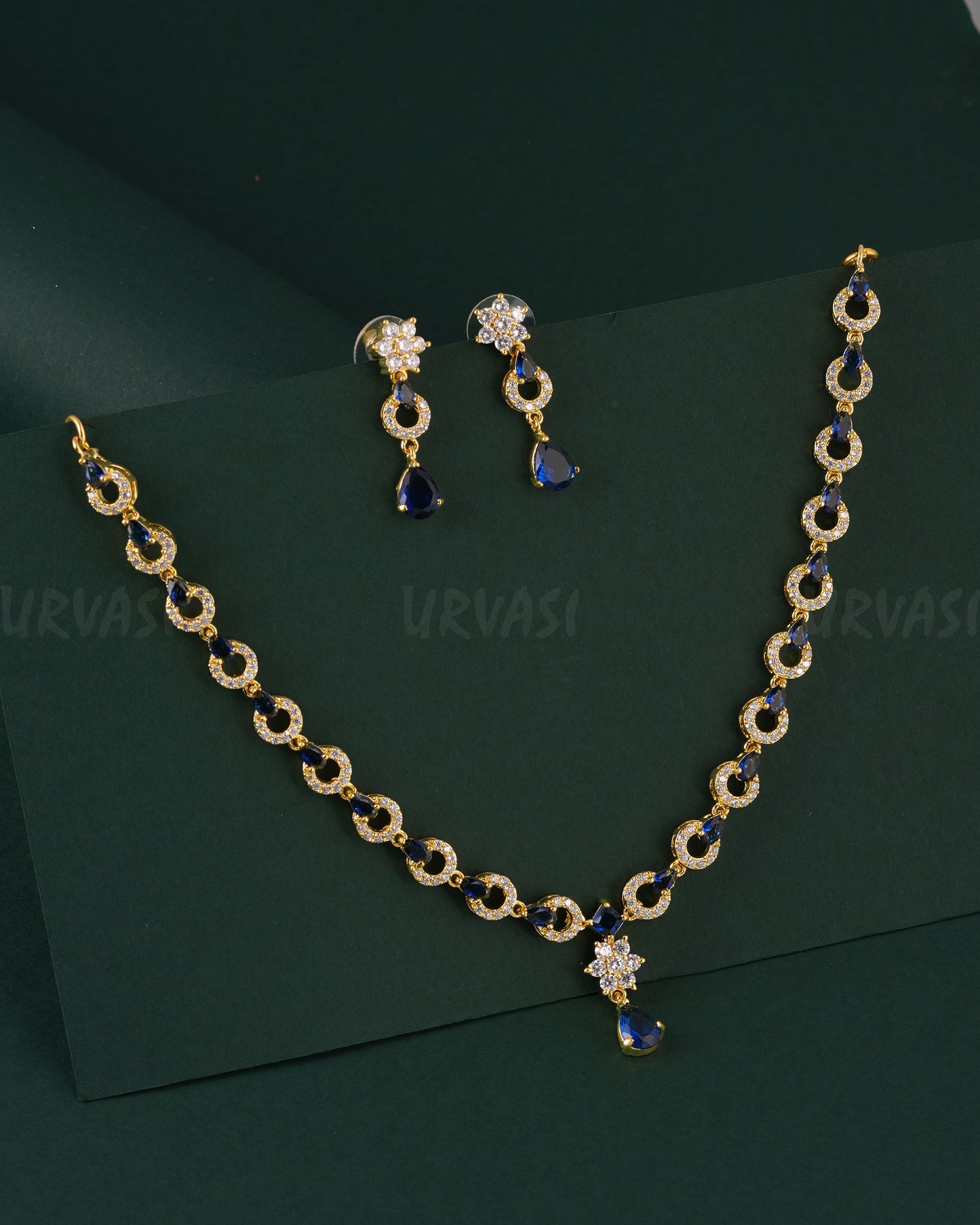 Gold-Polish Floral Pendant Pear-Drop Pendant Necklace 1539