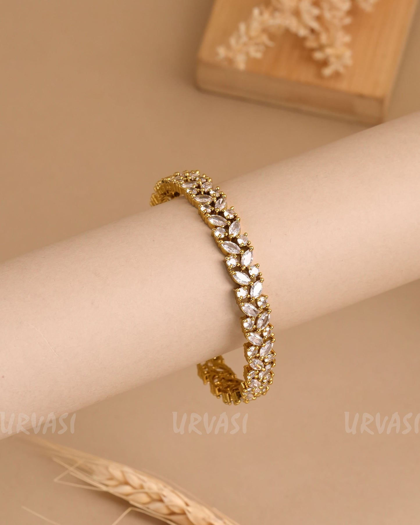Mehendi Polish Stone-Studded Leaf Designed Bangles BA 410