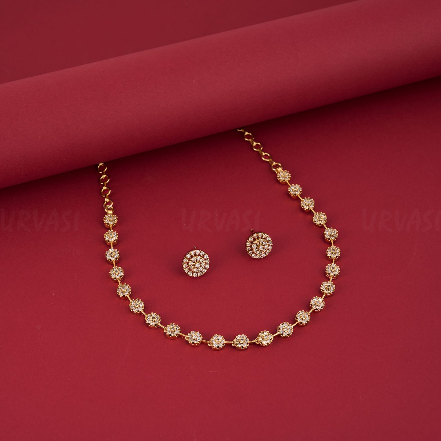 Gold-Toned Floral -Stone Studded Necklace 457