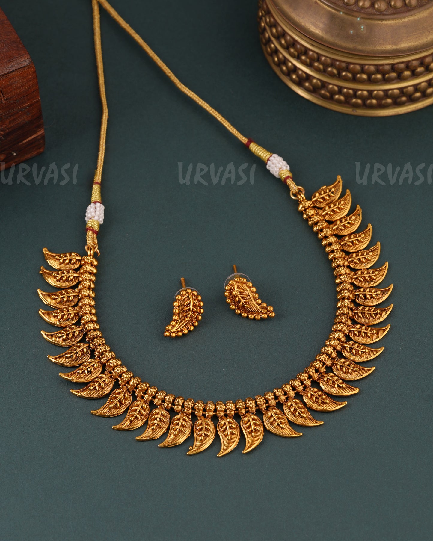Gold-Toned Mango Floral Necklace 1635