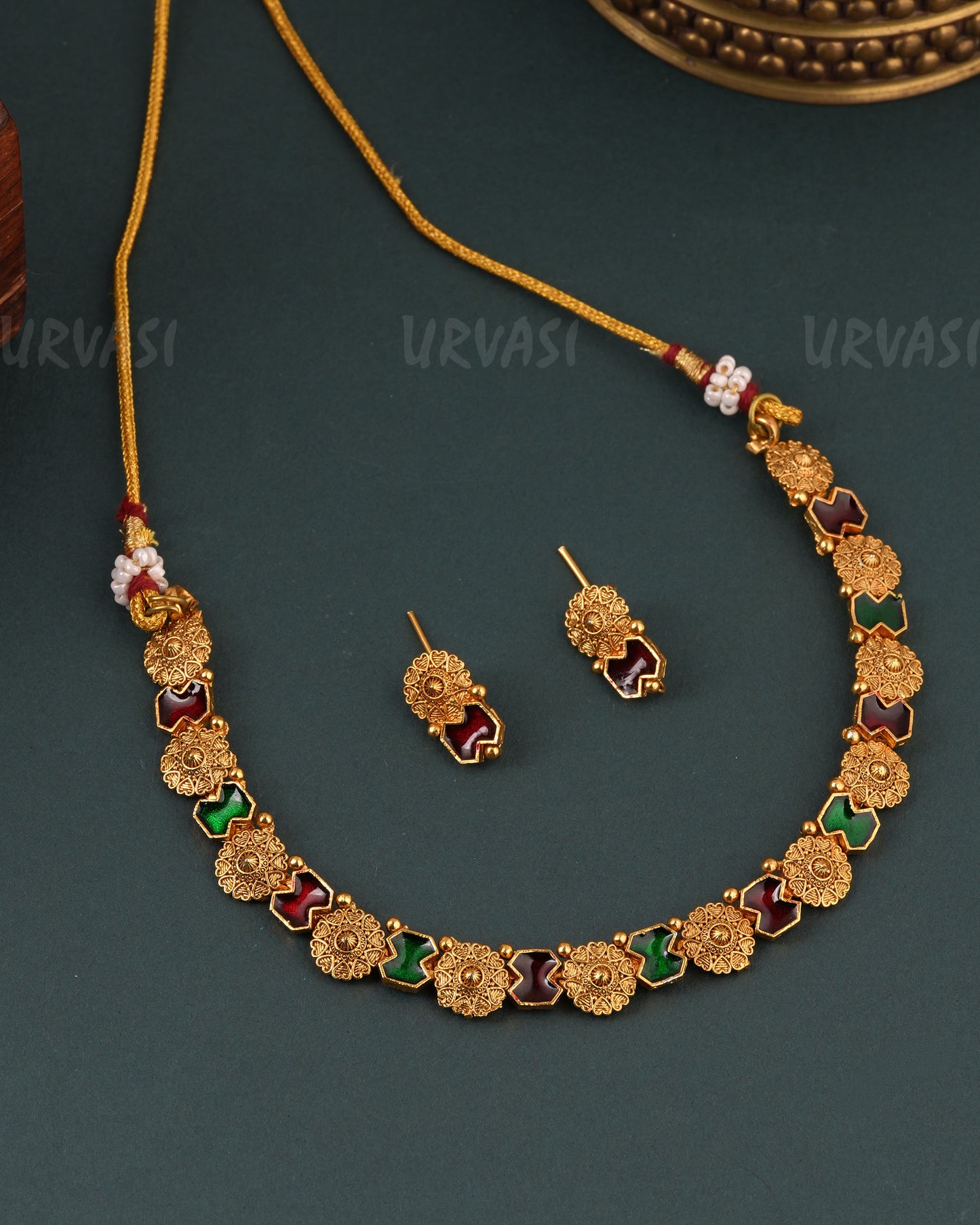 Gold -Toned Floral designed choker Necklace 1648