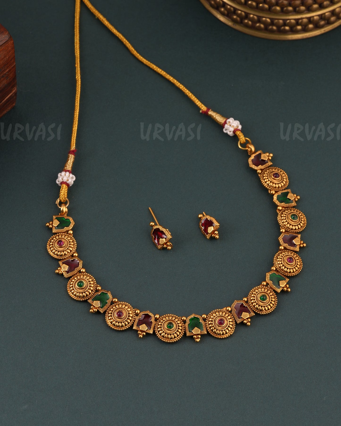 Gold-Toned Round-Designed Palakka Version Choker Necklace 1651