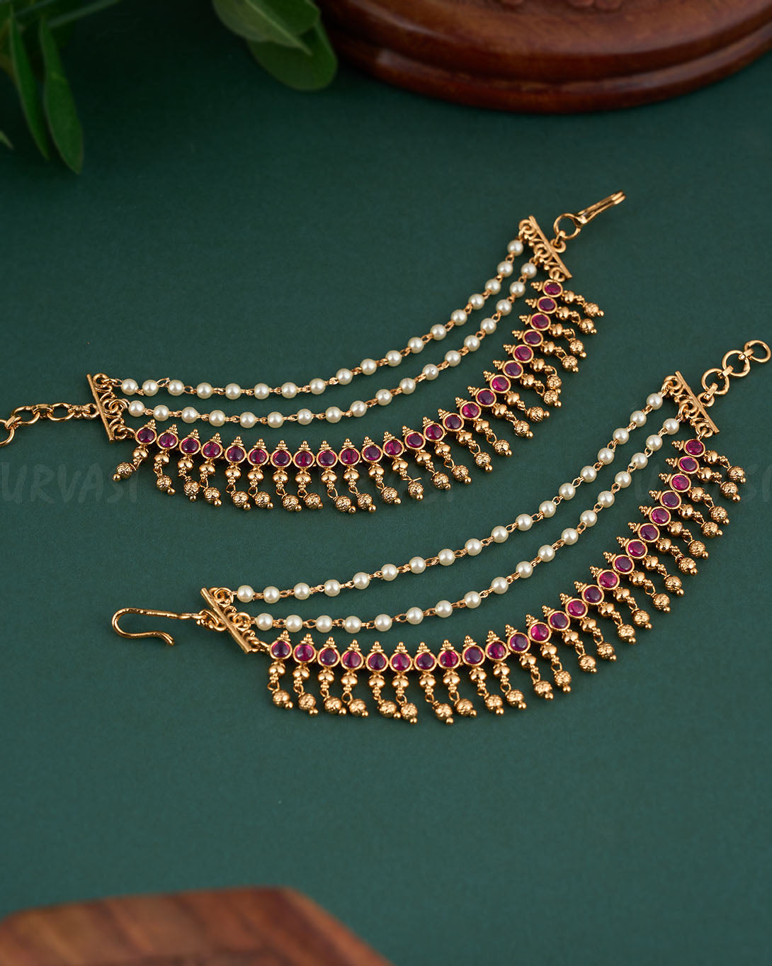 Ear Chain 25