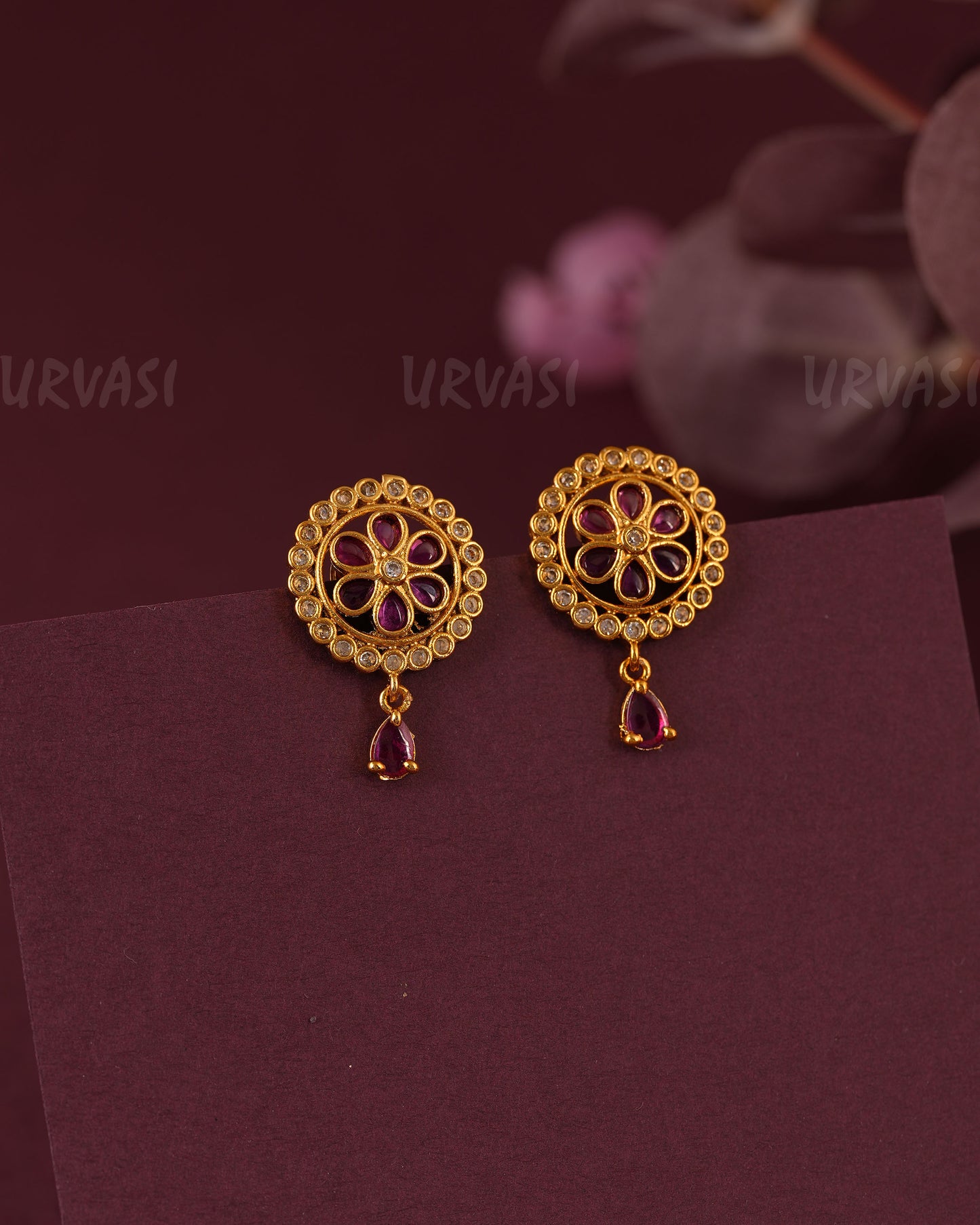 Gold-Toned Floral Kemp-Tear Drop Earring ER 1126
