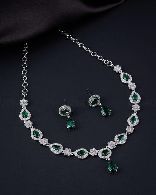 Pear Drop Green Stone Necklace 642