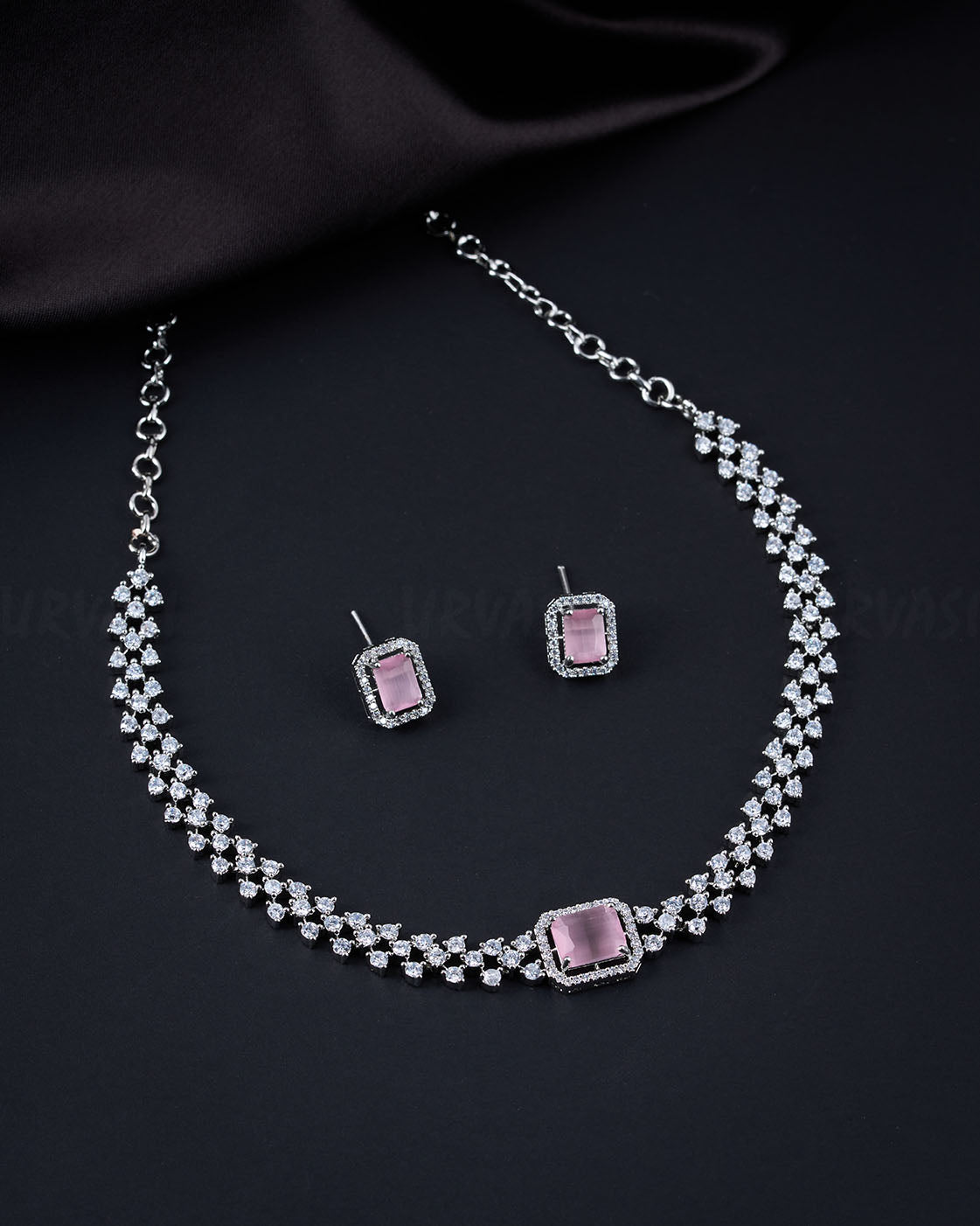 Necklace 600