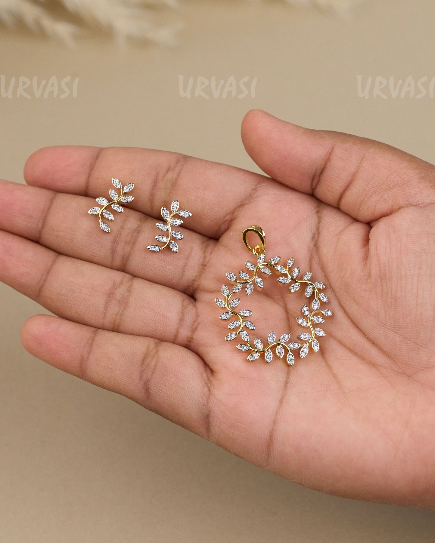 Gold-Toned Crystal-Leaf Wreath Pendant Set PN 04