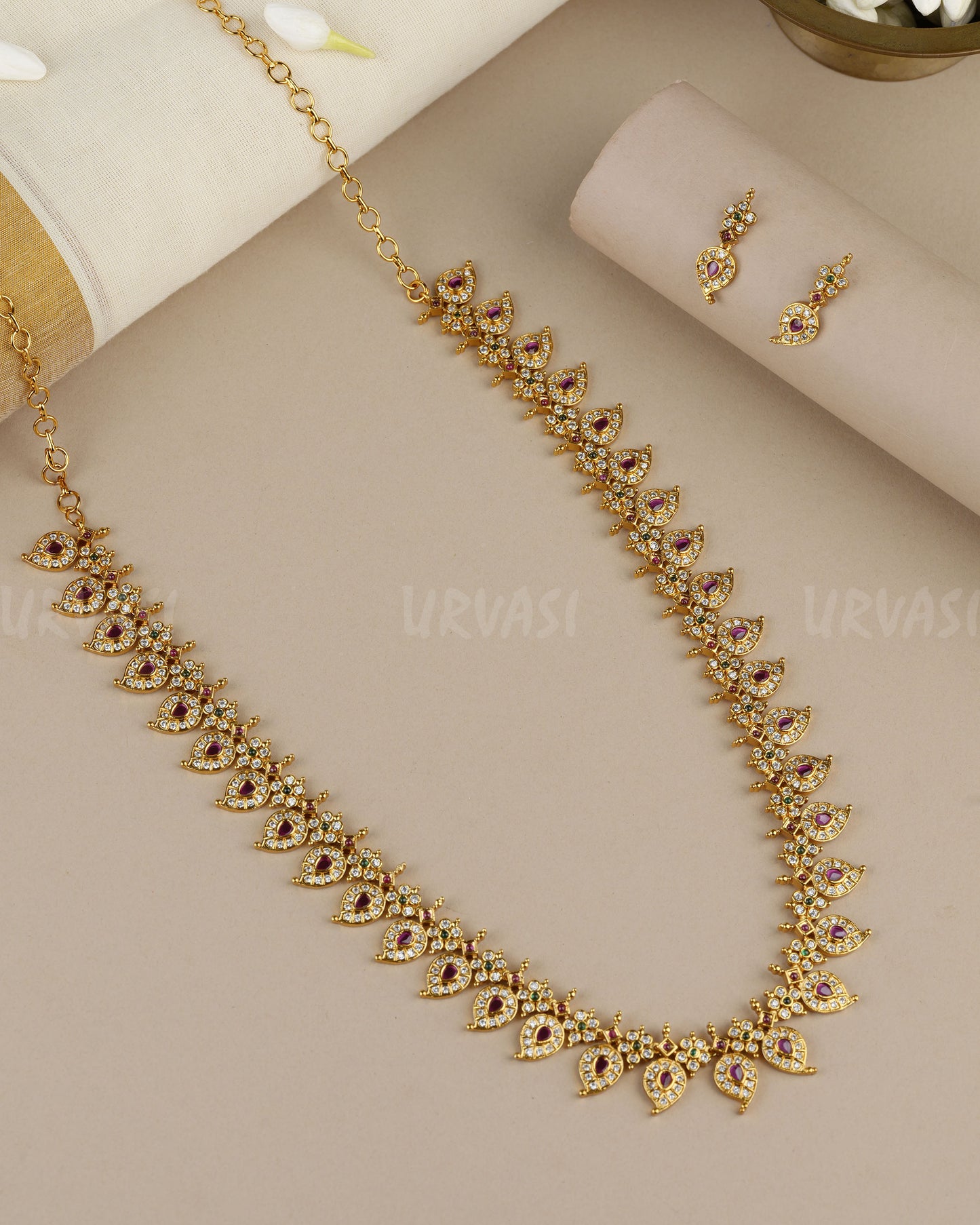 Gold-Toned Floral Mango Necklace 1897