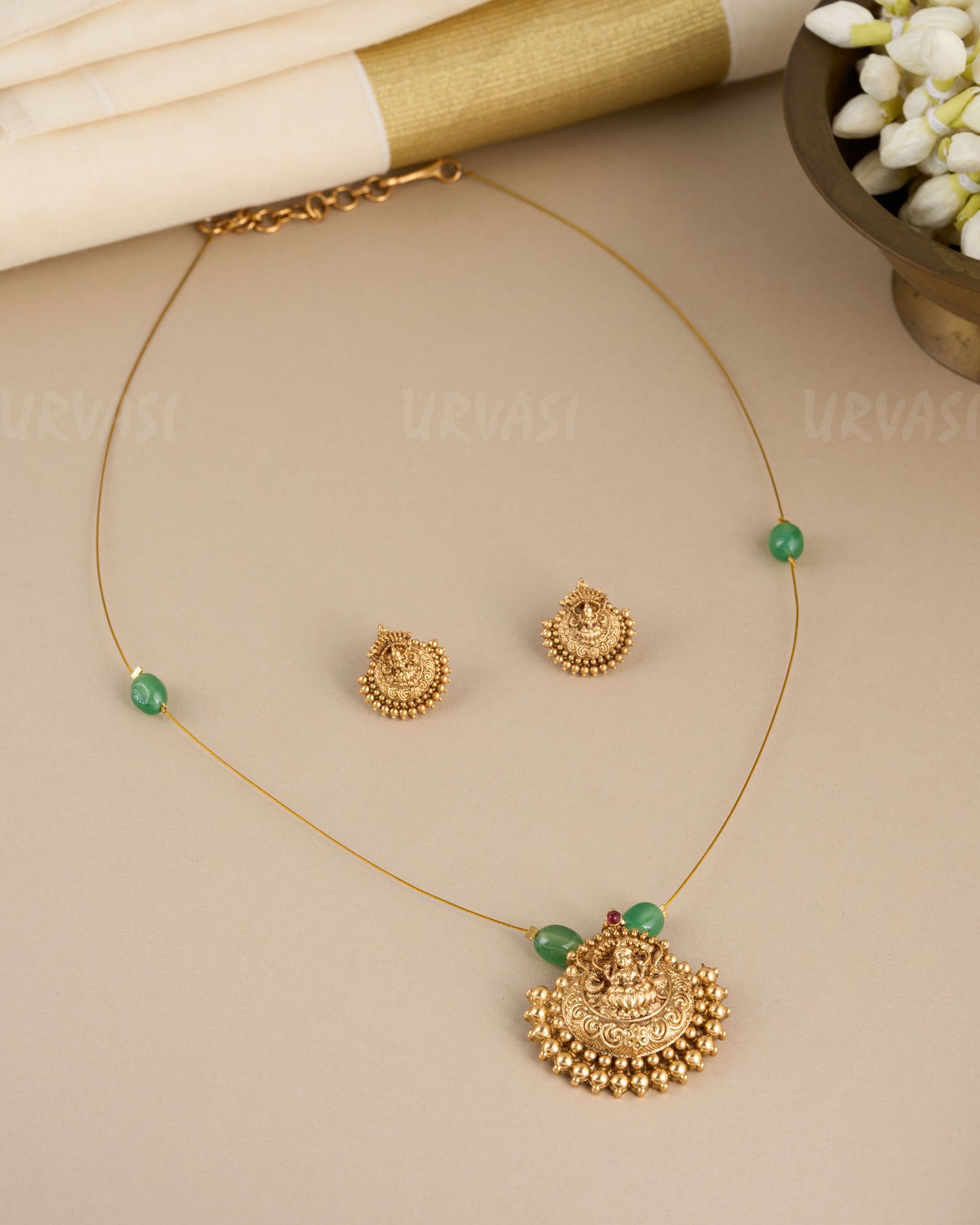 Gold-Polish Lakshmi Pendant invisible chain Necklace 772