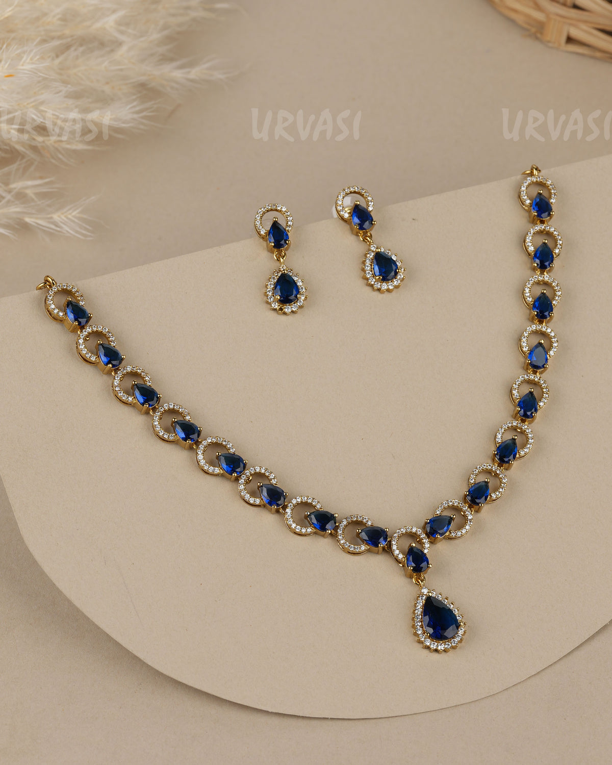 Mehendi-Polish Sapphire-Crystal Stones Necklace 1906