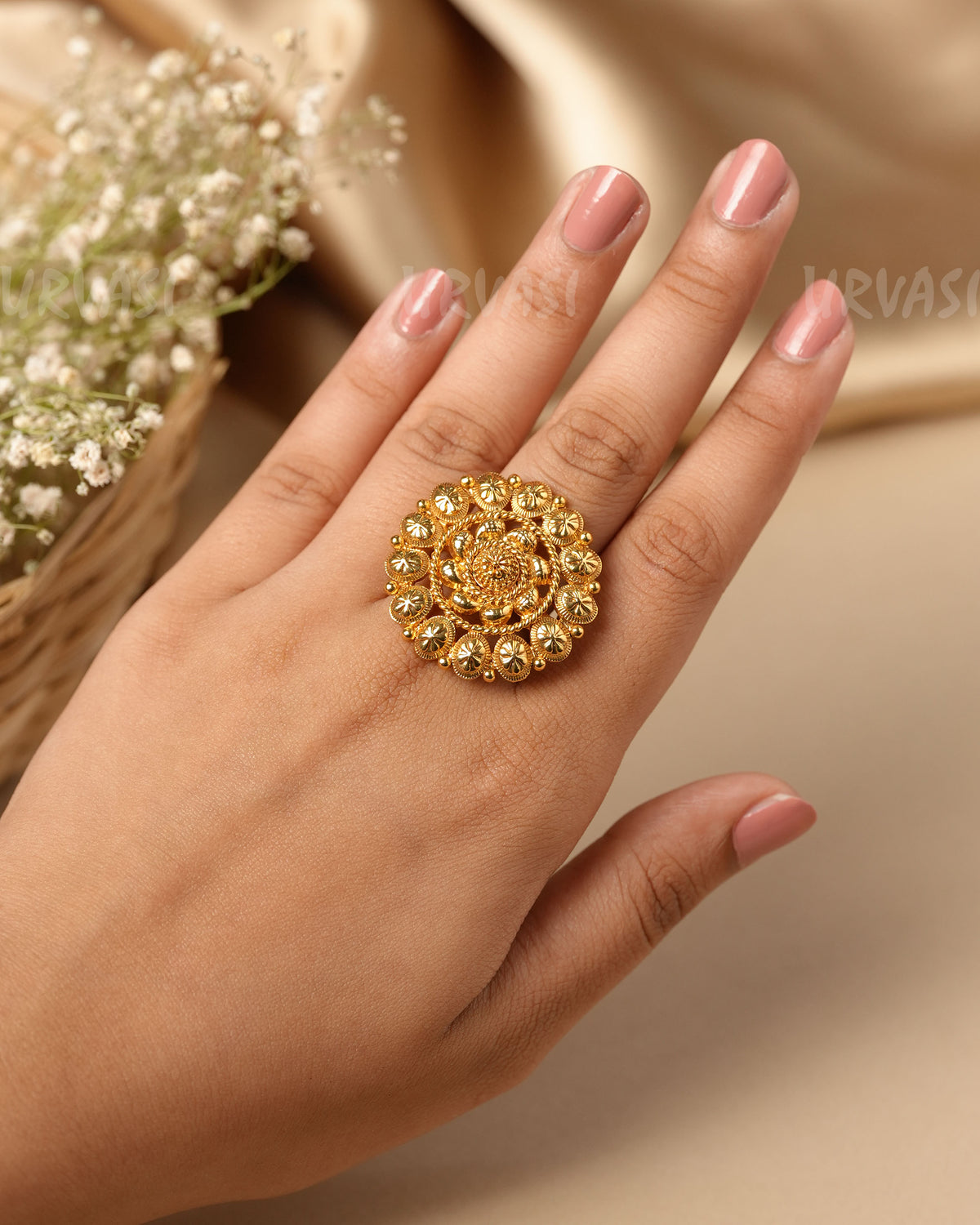 Gold-Polish Floral Circular Finger Ring FR 124