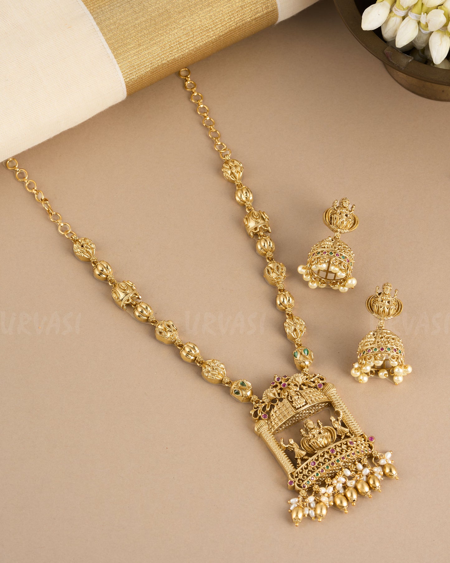 Temple Pendant Idol Necklace 895