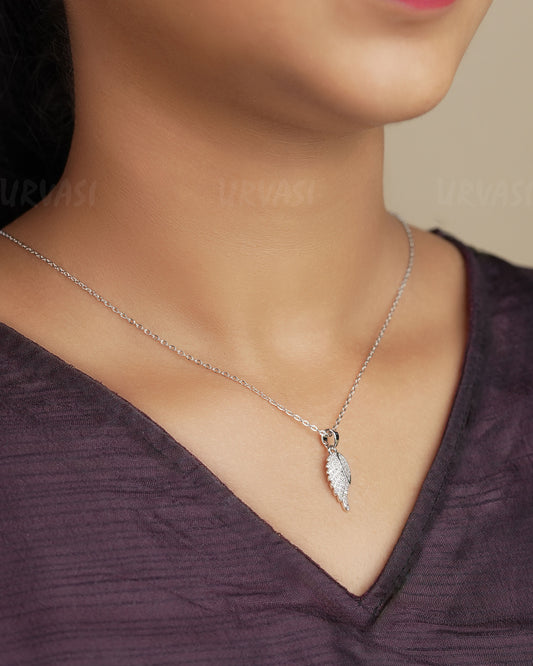 Rhodium Polish Leaf Designed AD Simple Chain SC 92