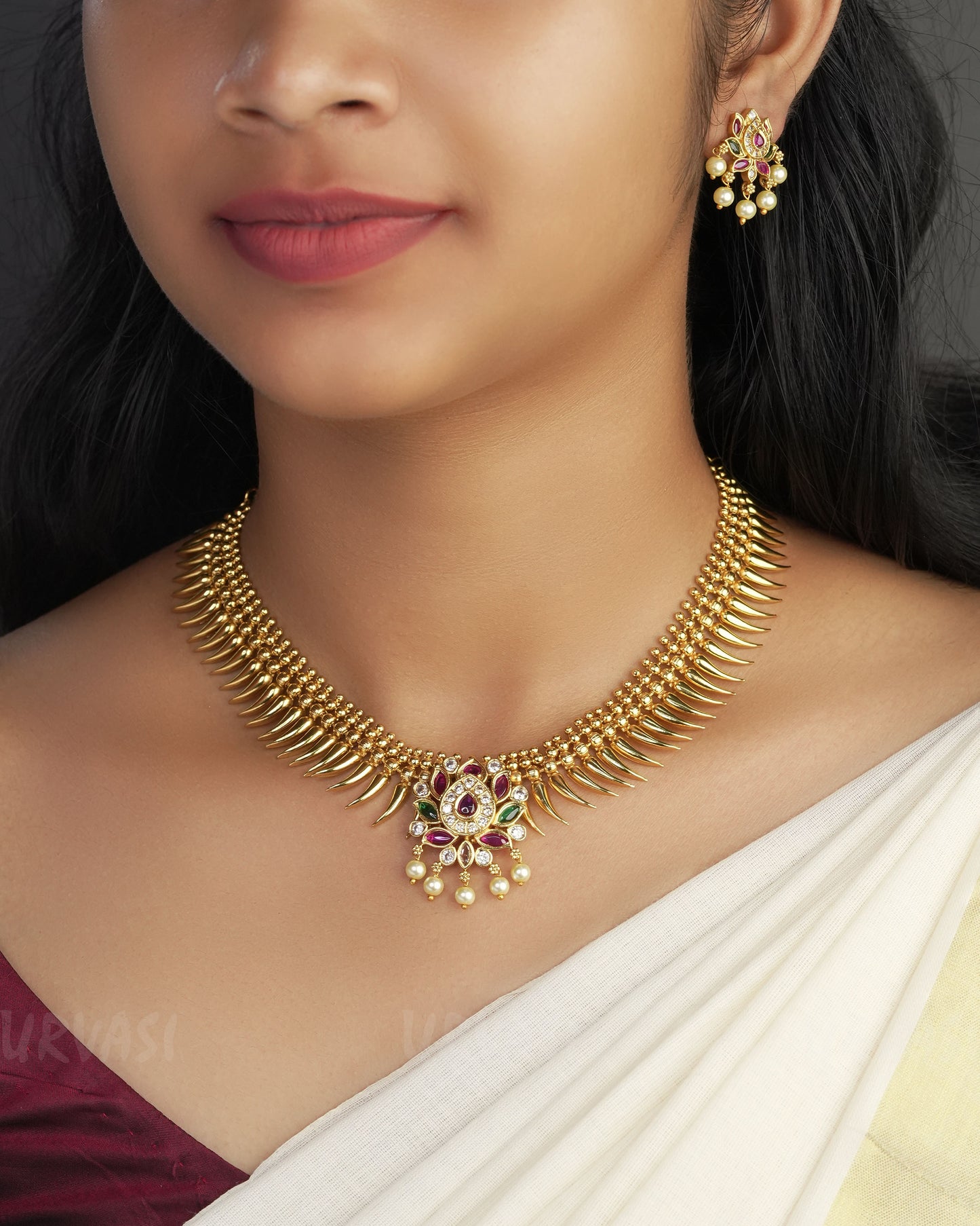 Gold-Toned Lotus Motif Mullamottu Necklace 1024