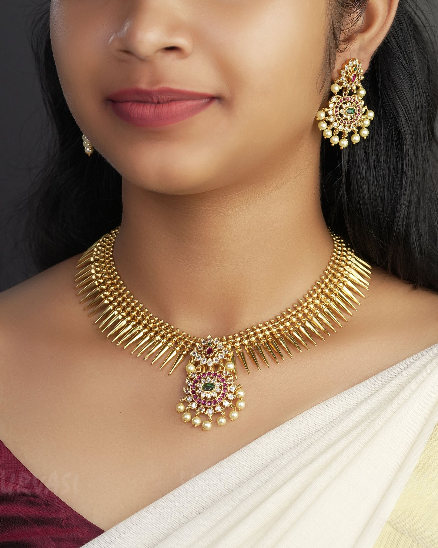 Gold-Toned Mullamottu Stone Pearl Necklace 1022