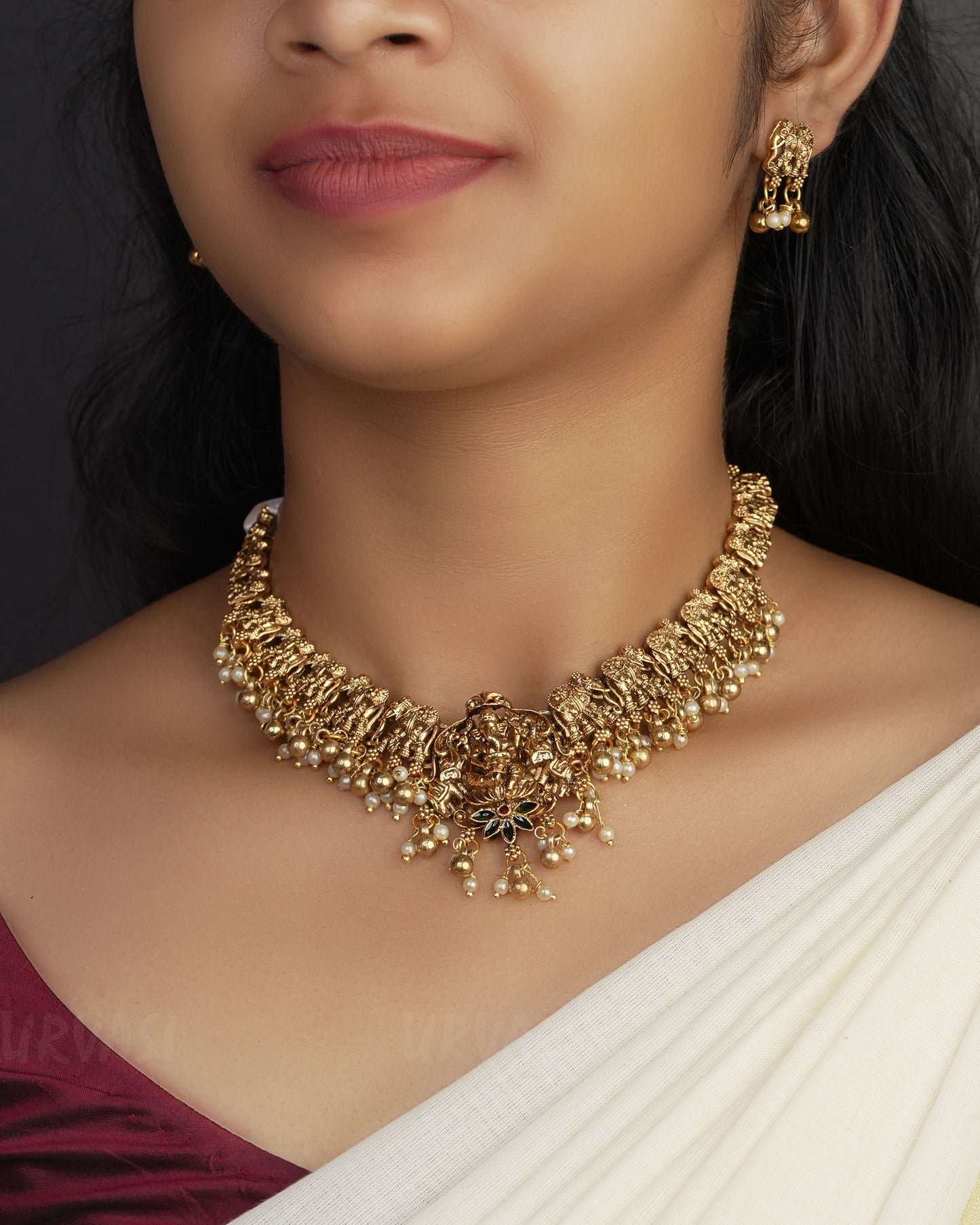 Gold-Toned Gaja And Elephant Motif Necklace 1038