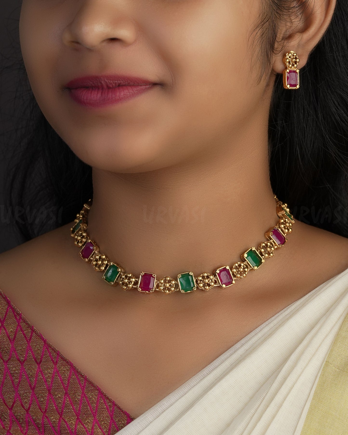 Gold-Toned Floral Simple Choker Necklace 1147