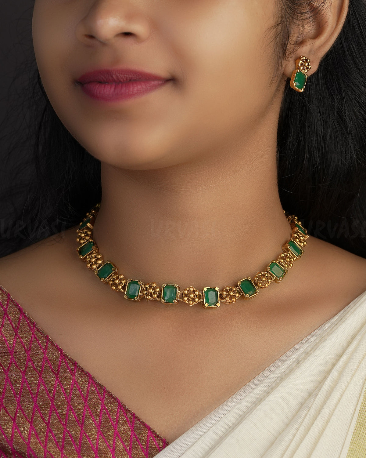 Gold-Toned Floral Simple Choker Necklace 1147