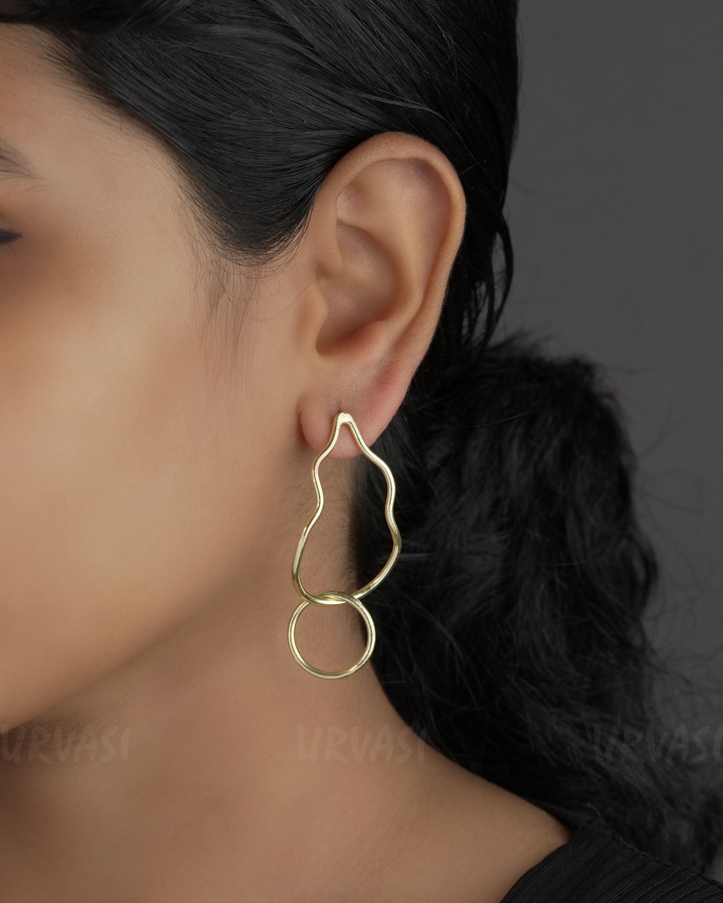 Gold-Toned Elegant BrassHollow Twisted Oval Drop Earrings ER 741
