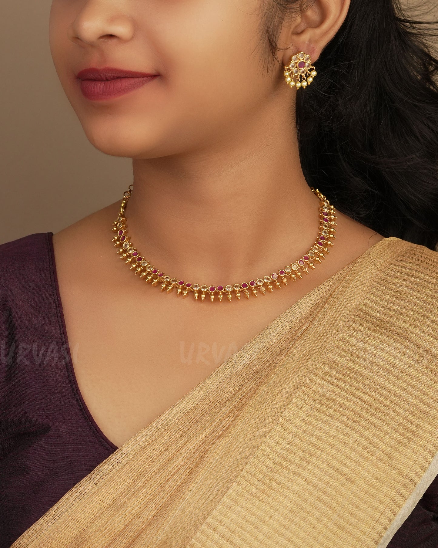 Gold-Polish Stone-Studded Kemp Necklace 1243