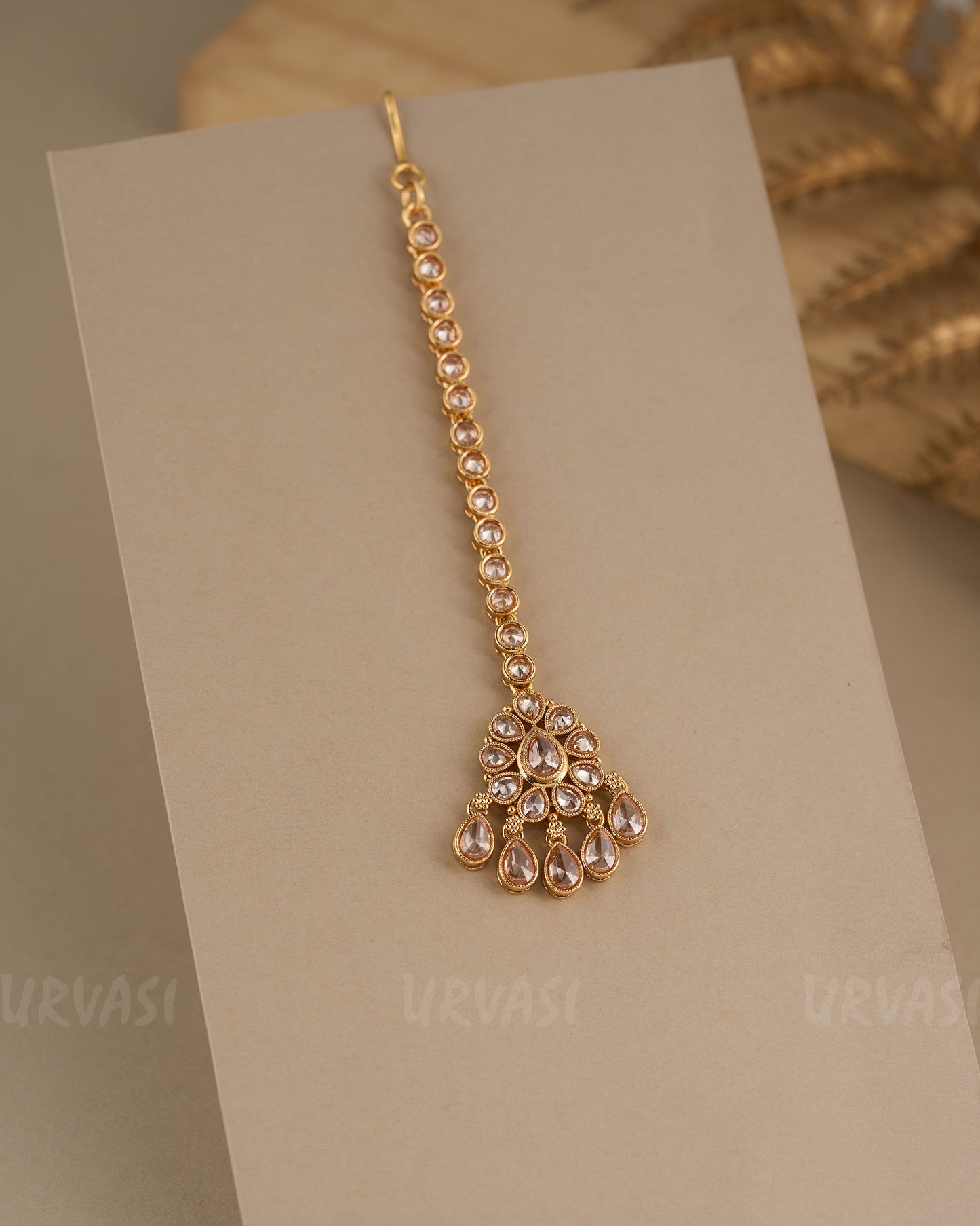 Gold-Toned Tear-Dropped Chutty CH 97